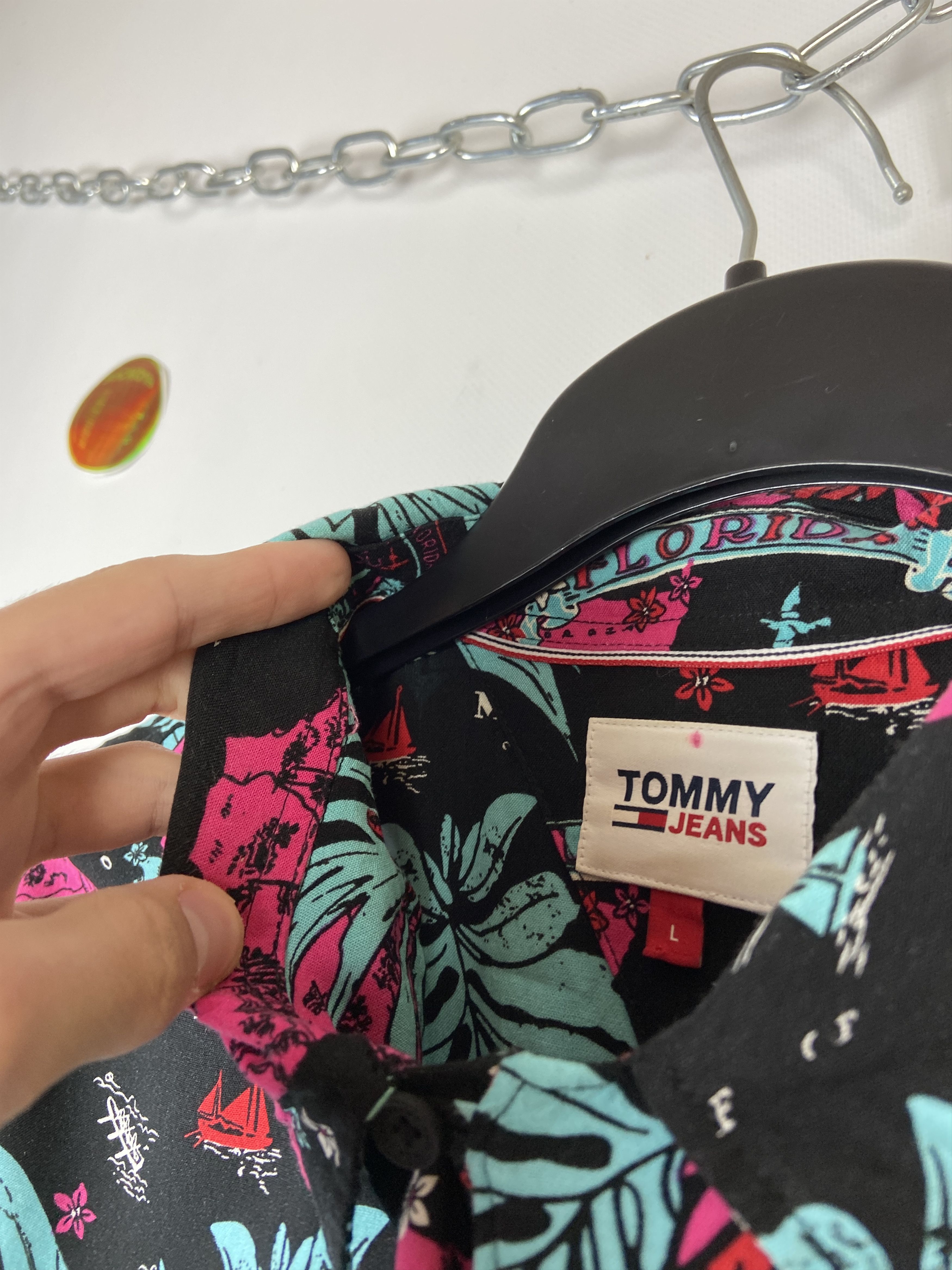 Other Vintage Tommy Hilfiger Crazy Aloha Hawaiian Shirt Size US L / EU 52-54 / 3 - 9 Thumbnail