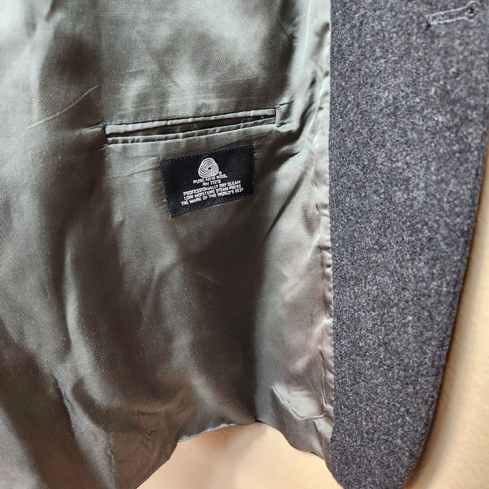 Camel VINTAGE Botany 500 Mens Sport Coat Charcoal Gray 2 Button Camel Hair Sz 44L Blazer Notch 3-Button Single-Breasted Mens Size 44R - 7 Thumbnail