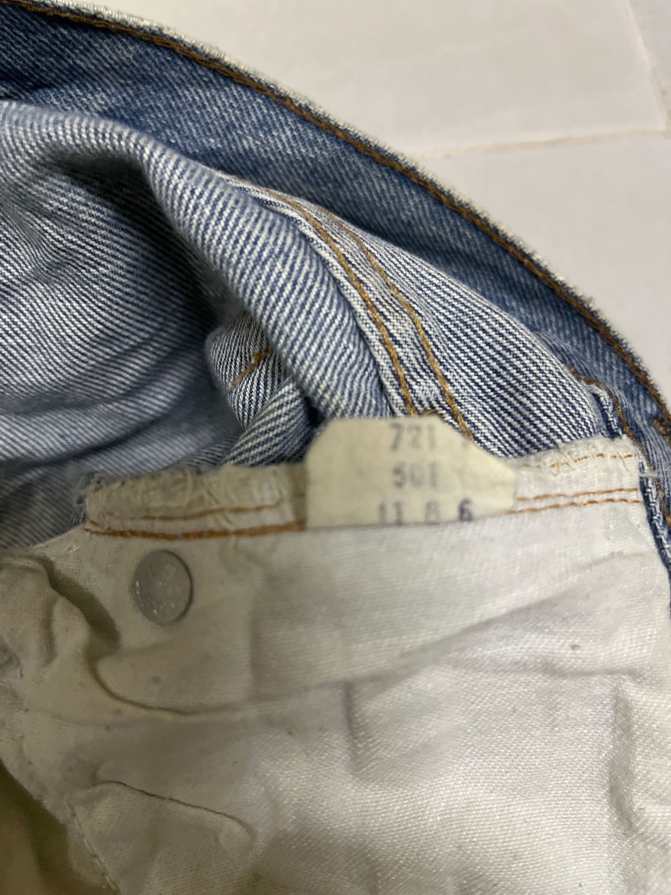 Levi's Vintage Clothing Distressed Vintage Levis 501 Selvedge Size US 28 / EU 44 - 5 Thumbnail