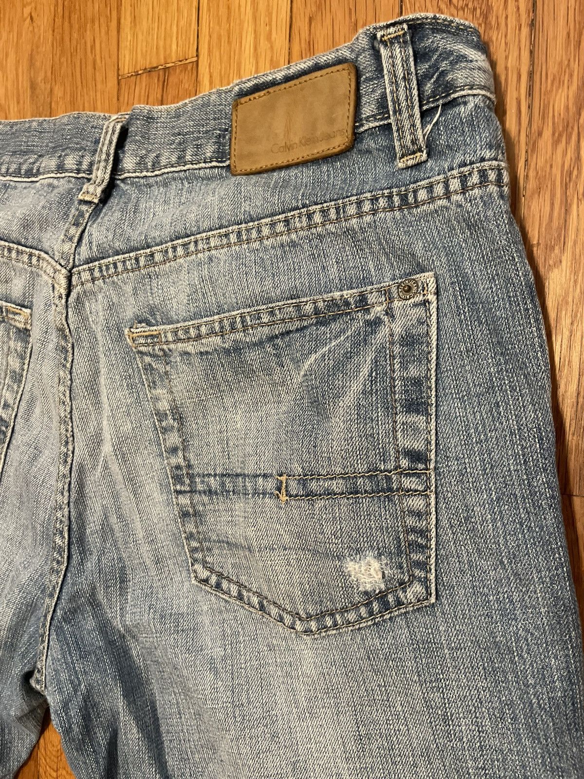 Calvin Klein Calvin Klein distressed jeans Size US 34 / EU 50 - 5 Thumbnail