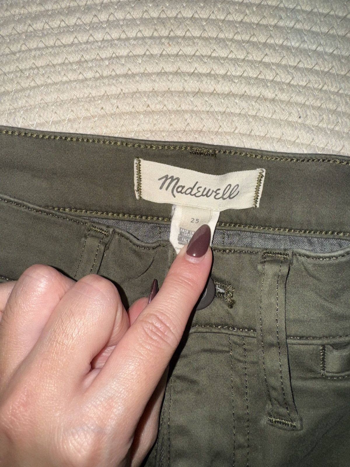 Madewell Madewell The '90s Capri Pant in Garment-Dyed Sateen Size 25" / US 0 / IT 36 - 7 Thumbnail