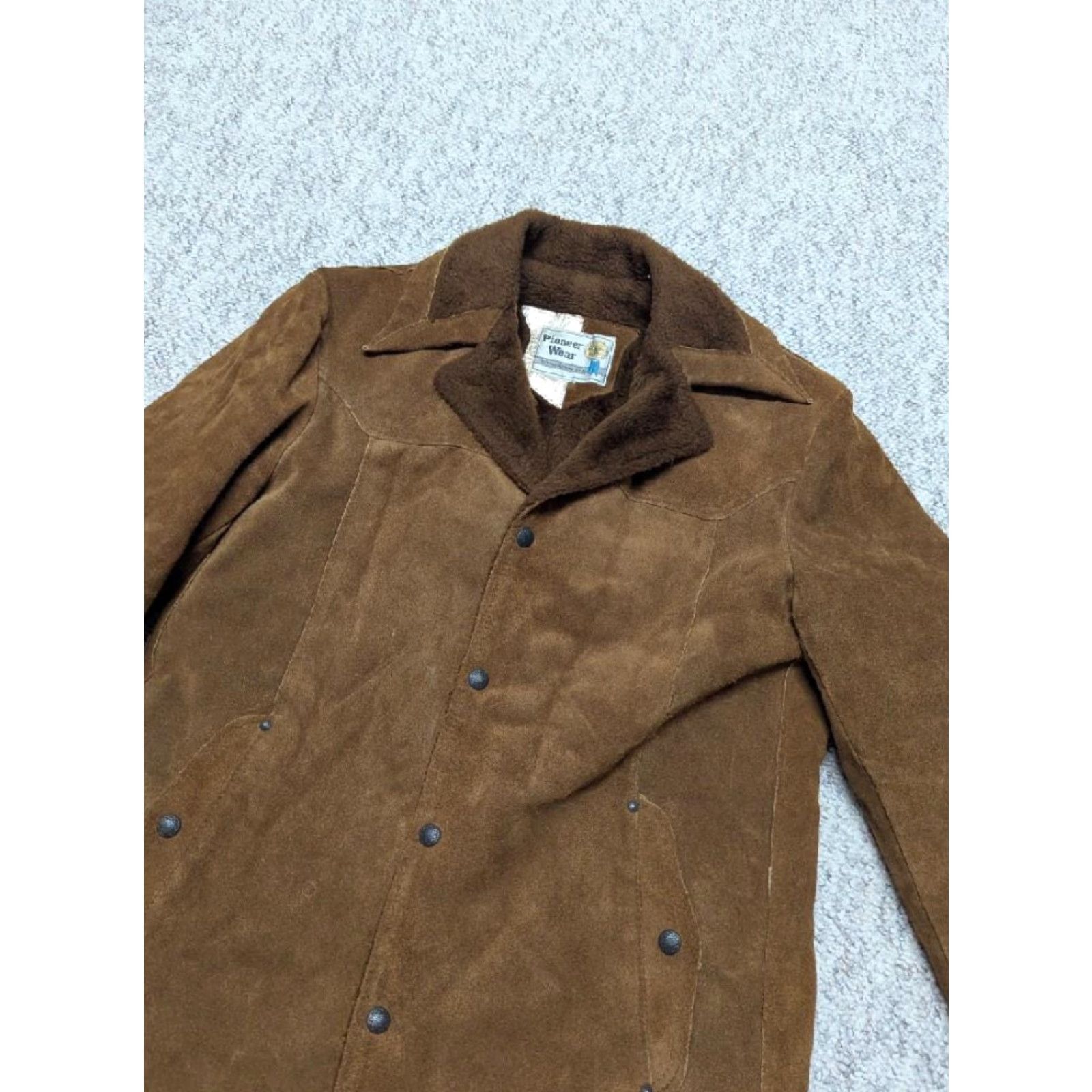 Vintage VINTAGE Pioneer Wear coat Western jacket Mens 40 Brown Cowhide Split-Suede USA Made Rancher Long Tall Sherpa Cowboy Midwest 40 Size US M / EU 48-50 / 2 - 7 Thumbnail