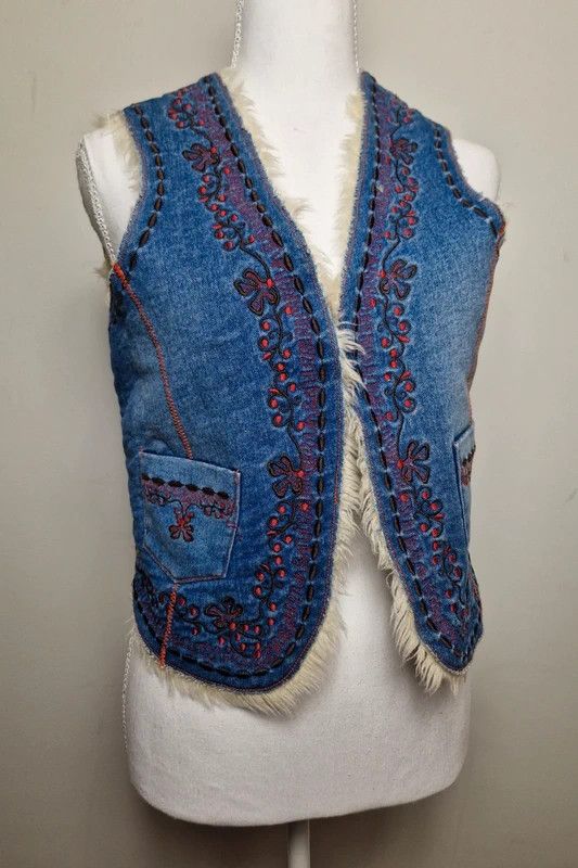 Vintage Vintage y2k faux fur folk vest Size S / US 4 / IT 40 - 6 Thumbnail
