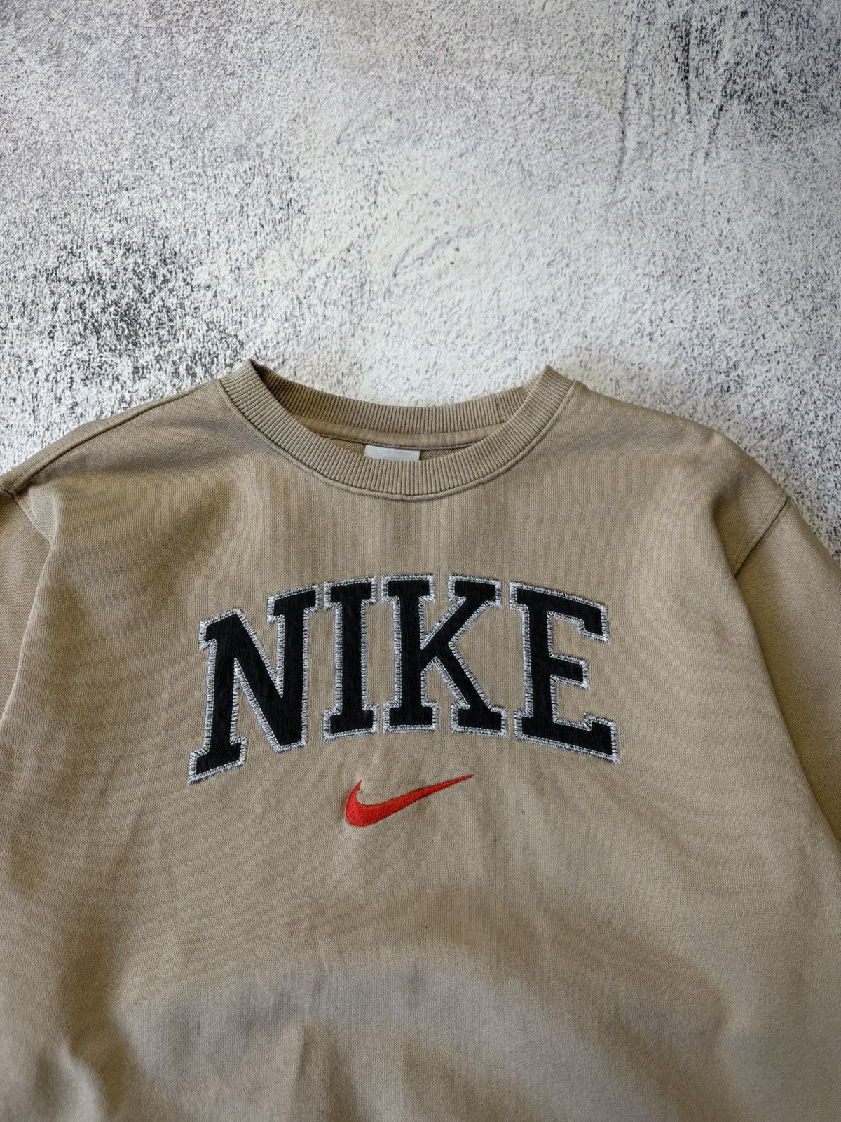 Nike VINTAGE 90s NIKE DISTRESSED CENTER LOGO SWEATSHIRTS CREWNECK Size US S / EU 44-46 / 1 - 3 Thumbnail