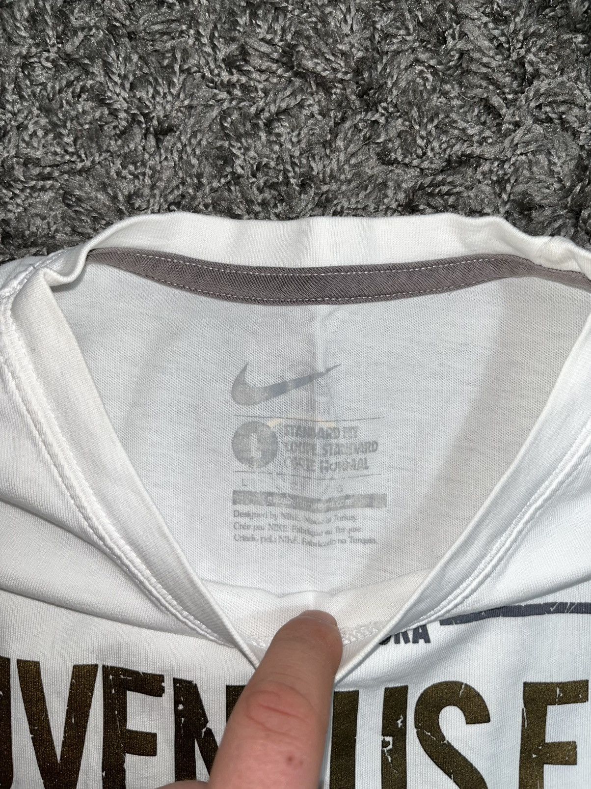 Nike NIKE JUVENTUS PROMO “ SHIRT LIKE A TICKET” FOOTBALL TEE Size US L / EU 52-54 / 3 - 3 Thumbnail