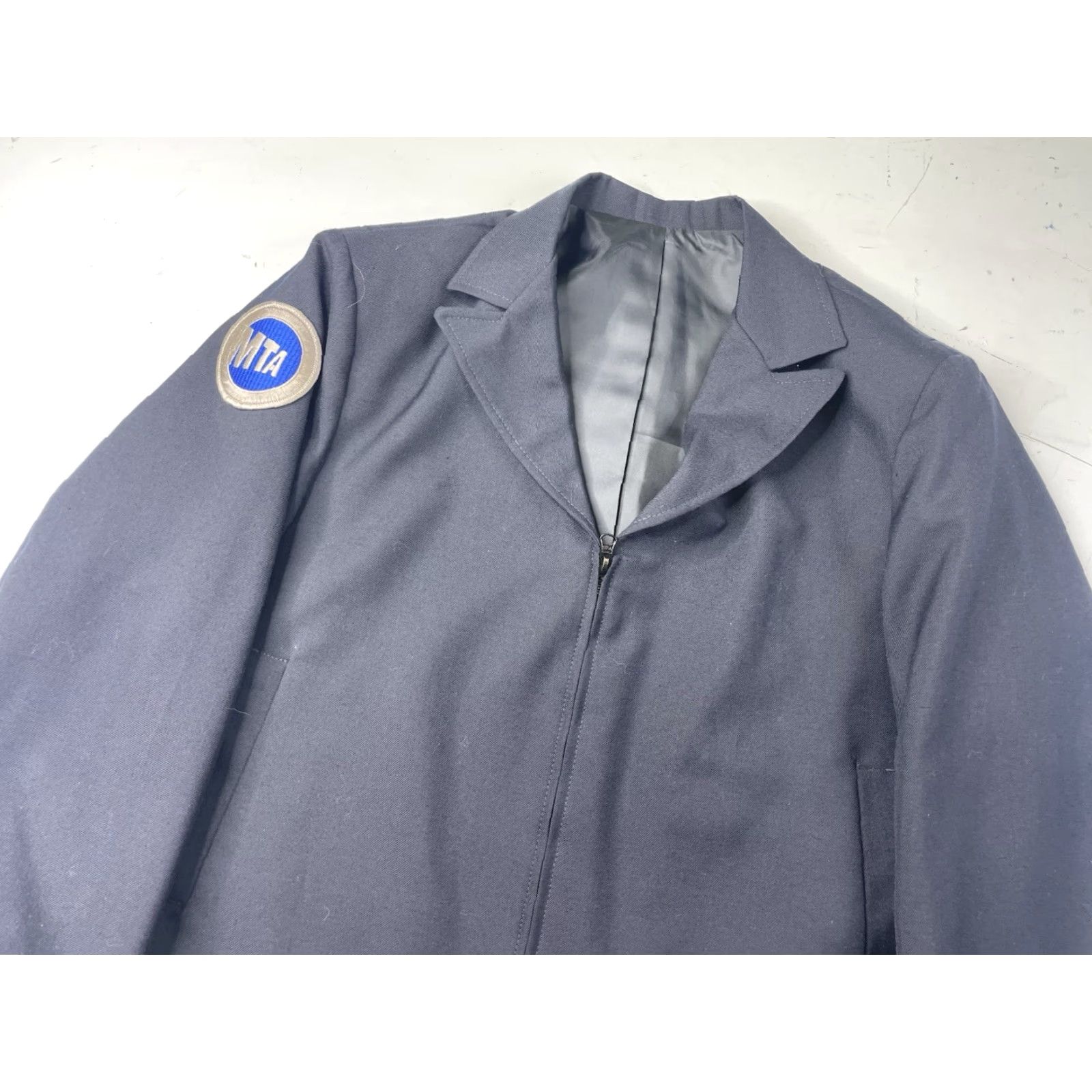 Vintage VINTAGE MTA Blazer Jacket Navy Blue 40R Poly Wool Lining Embroidered Logo Zipper Classic Fit Men’s Workwear Size 40R - 4 Thumbnail