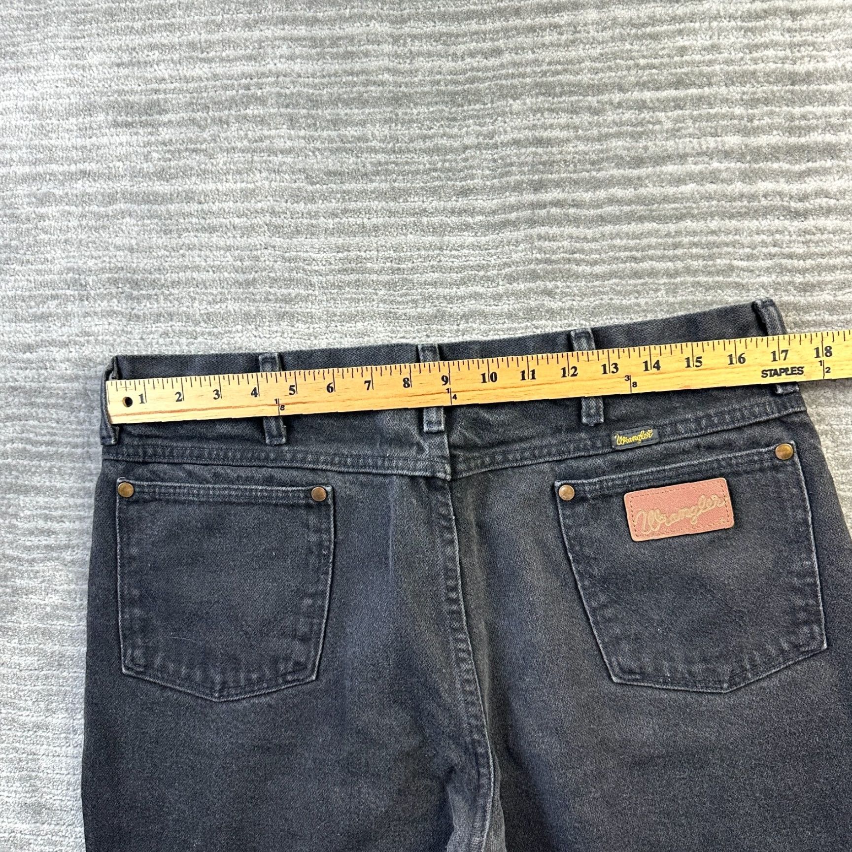 Wrangler VINTAGE Wrangler Jeans Mens 34x30 Black Denim Pants USA Made Jeans 90s Mens Regular 34 30 Black Cotton Denim 5-Pocket Design Button Zip Size US 34 / EU 50 - 6 Thumbnail