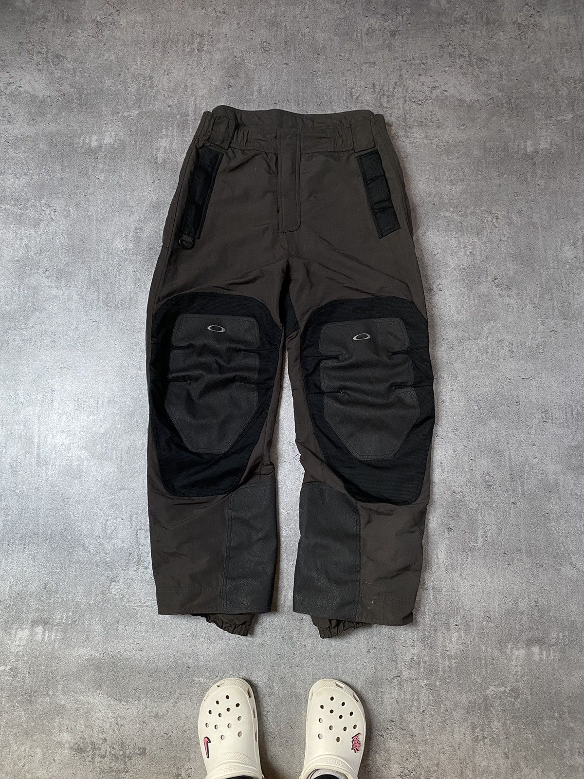 image of Oakley 00S Software Knee Patch Snowboard Pants in Grey, Men's (Size 34)