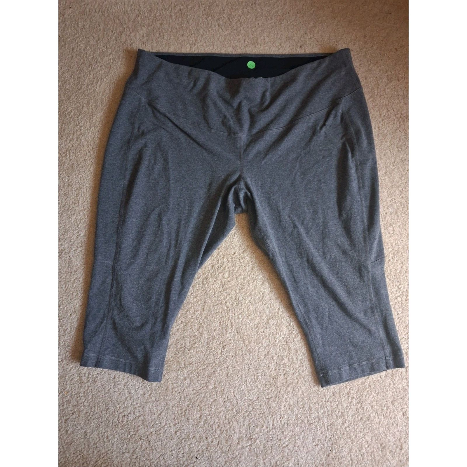 Rainbow Rainbow Curves Women's Gray Capri Athletic Pants Size 26-28 Size 26" / US 2 / IT 38 - 1 Thumbnail