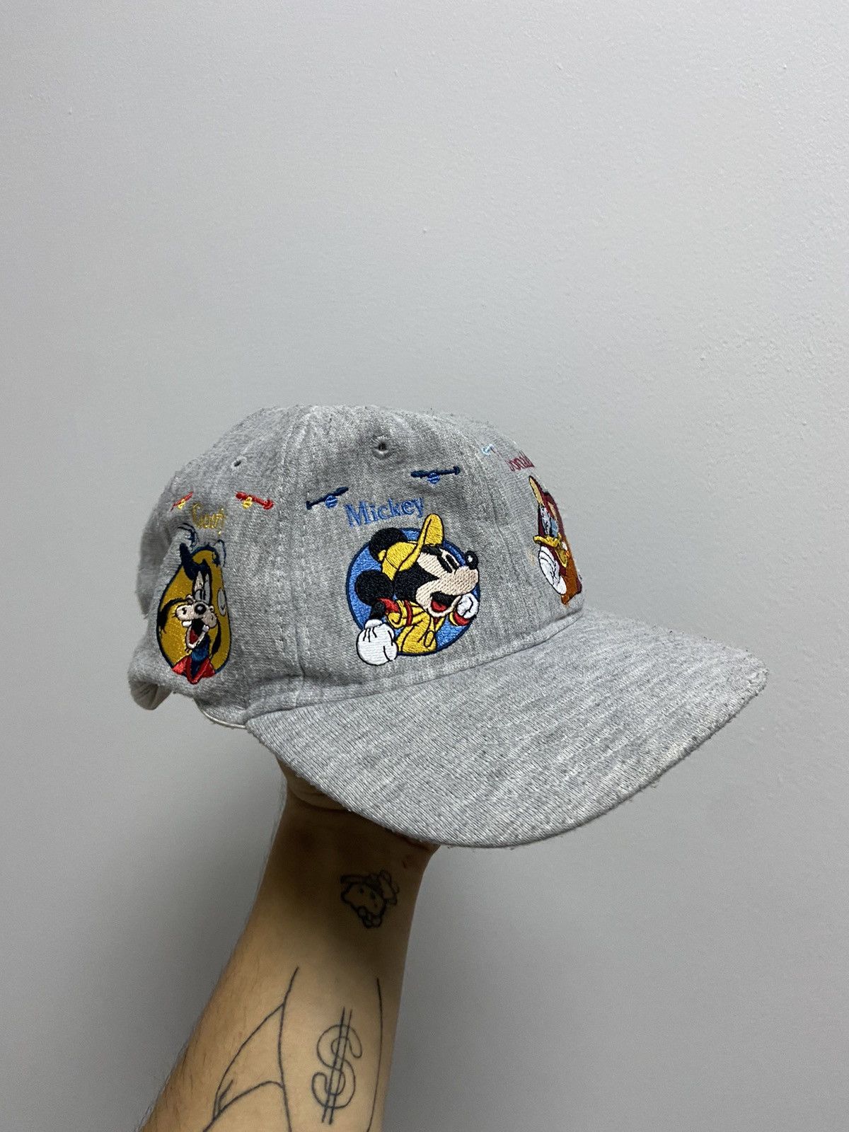 Disney × Mickey Mouse × Vintage Mickey Mouse Cartoon Cap Vintage Small Logo Donald Duck Size ONE SIZE - 1 Thumbnail