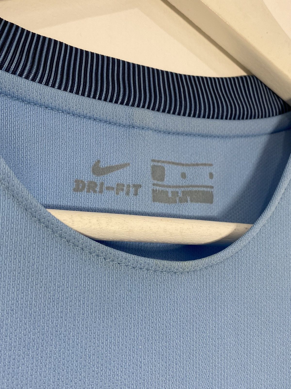 Nike Nike Manchester City 2016 2017 Home Football Shirt Size US L / EU 52-54 / 3 - 9 Thumbnail