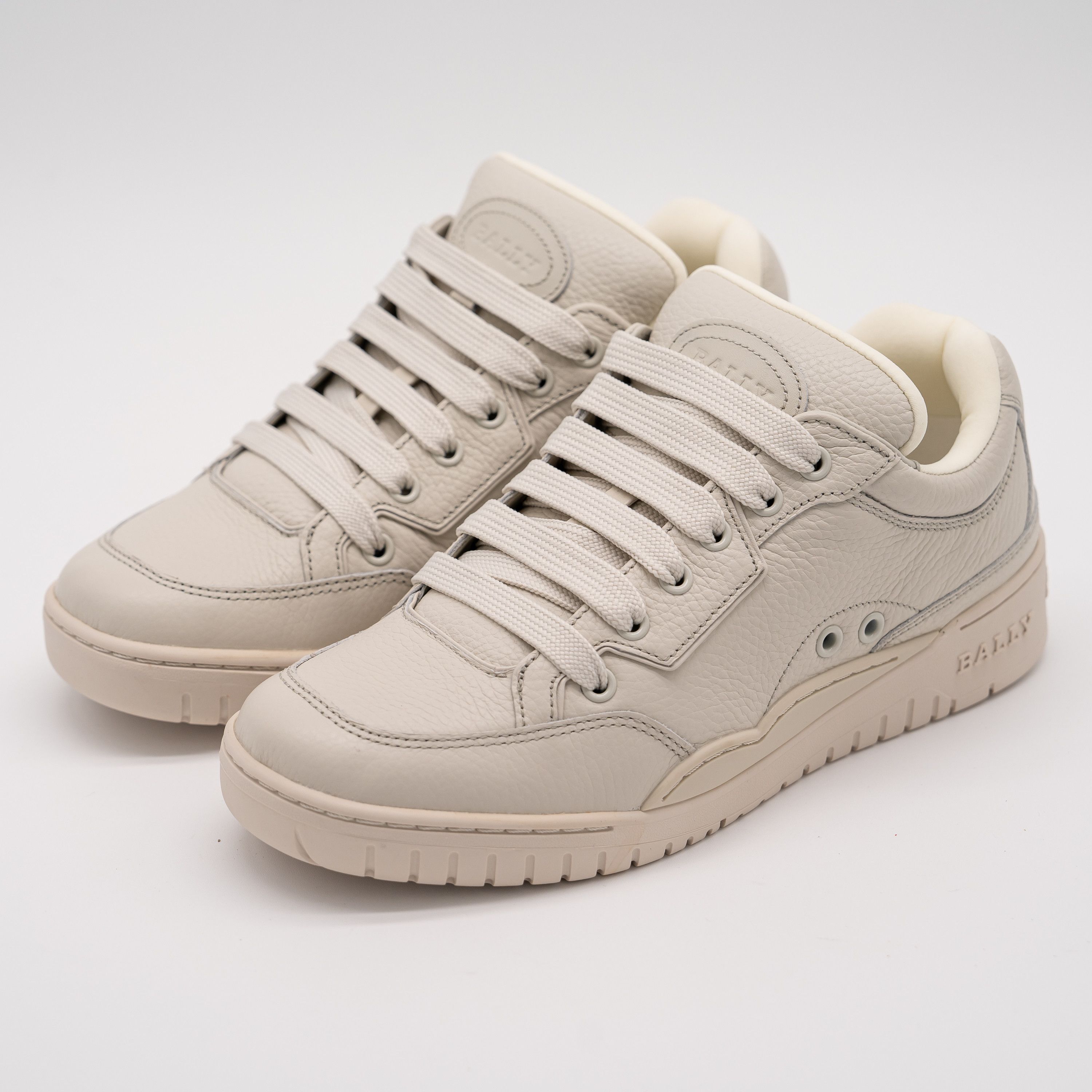 Bally 9.5 Bally Kiro Dusty White Leather Sneakers Beige Size US 9.5 / IT 39.5 - 1 Thumbnail