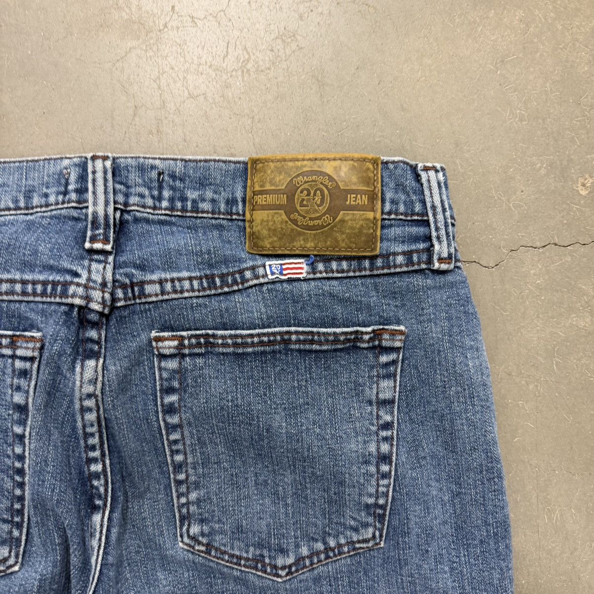 Wrangler Vintage Wrangler Denim Bootcut Jeans Y2K Flared Blue Denim Size US 31 - 3 Thumbnail
