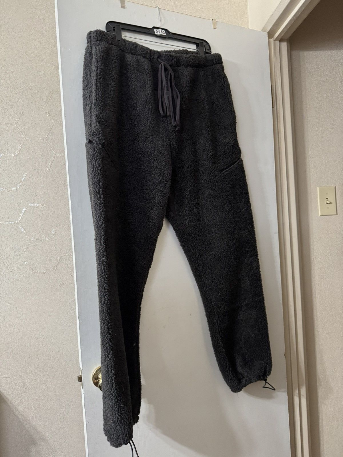 Fear of God Fear of God Essentials black Sherpa sweatpants Size US 38 / EU 54 - 1 Thumbnail