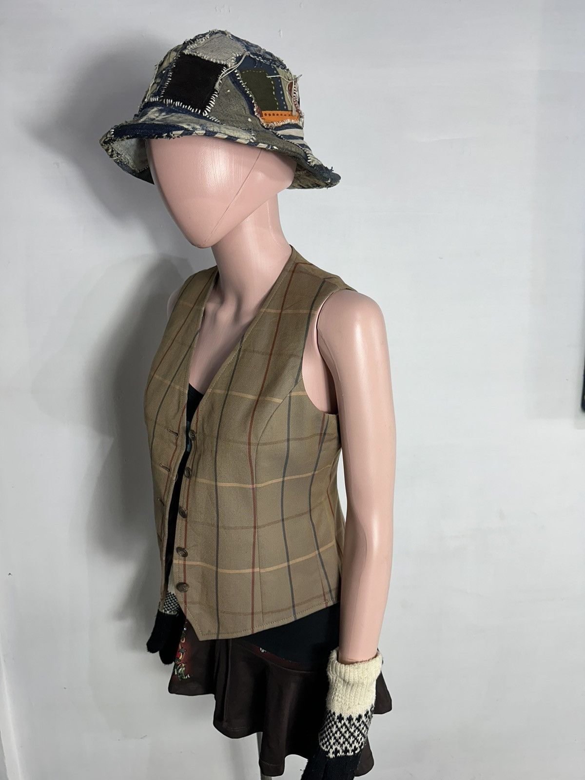 Burberry × Vintage Vintage Burberry Vest Size XS / US 0-2 / IT 36-38 - 2 Thumbnail