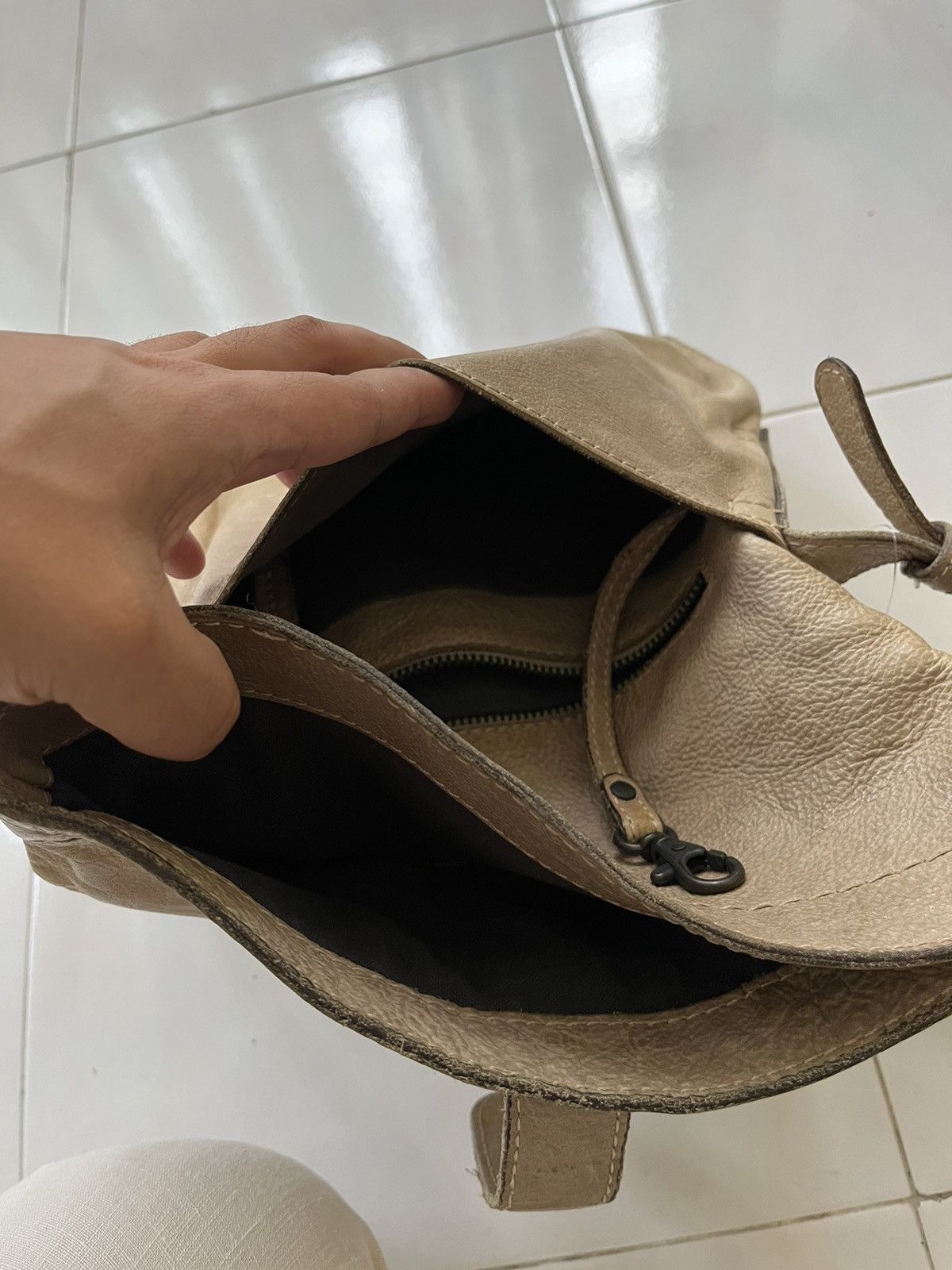 Frye Frye Artisan Fold Leather Bag Size ONE SIZE - 13 Thumbnail