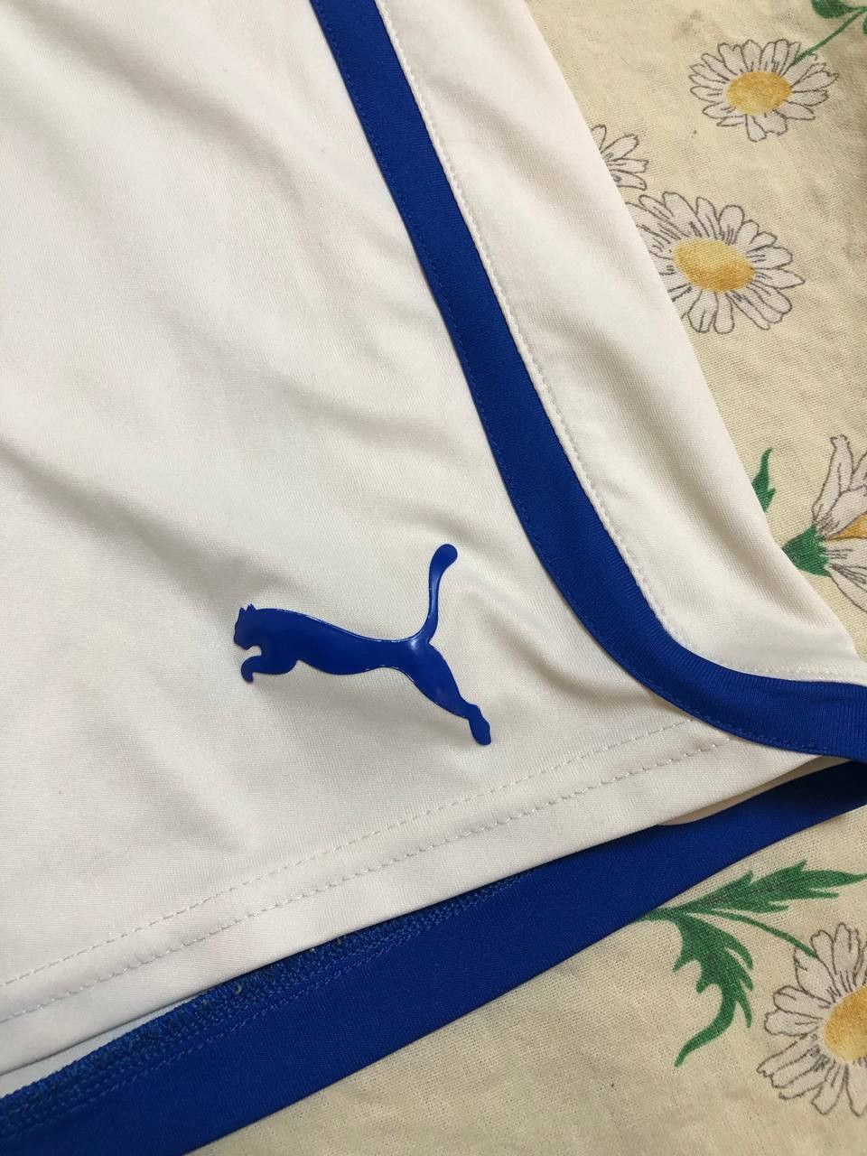 Puma ITALY 2012/2013 AWAY FOOTBALL SHORTS PUMA SIZE L ADULT Size US 34 / EU 50 - 5 Thumbnail