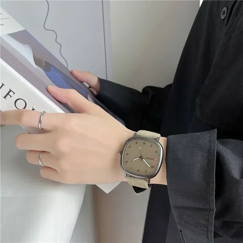 Other Vintage Square Quartz Watch Size ONE SIZE - 1 Thumbnail