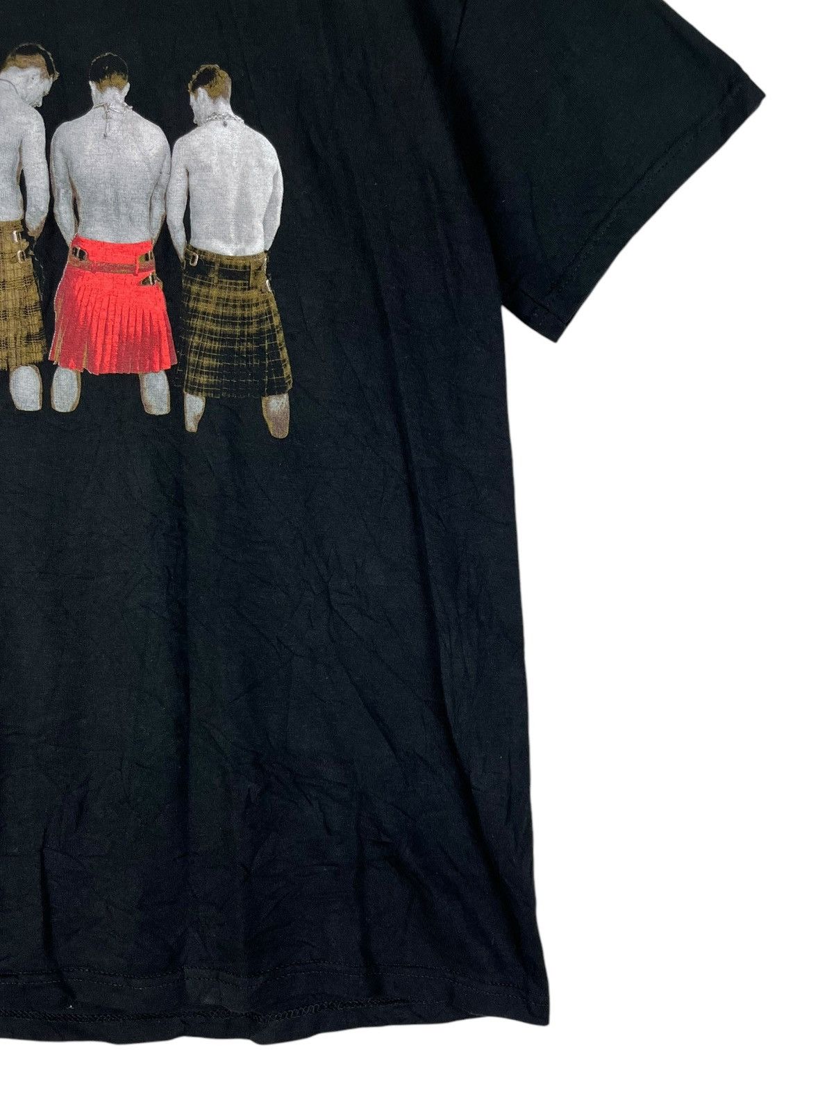 Japanese Brand × Vintage Vintage Y2K Scottish Art Photo Line Up T shirt Size US M / EU 48-50 / 2 - 5 Thumbnail