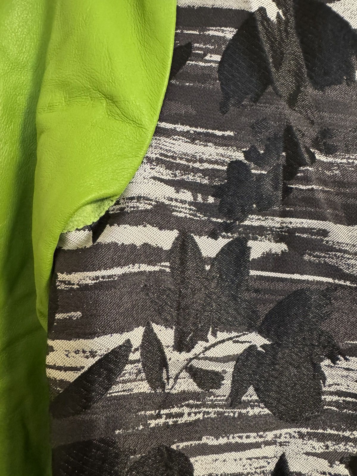Other Unique Designer Floral Black and Green Bomber Jacket Size US XS / EU 42 / 0 - 3 Thumbnail