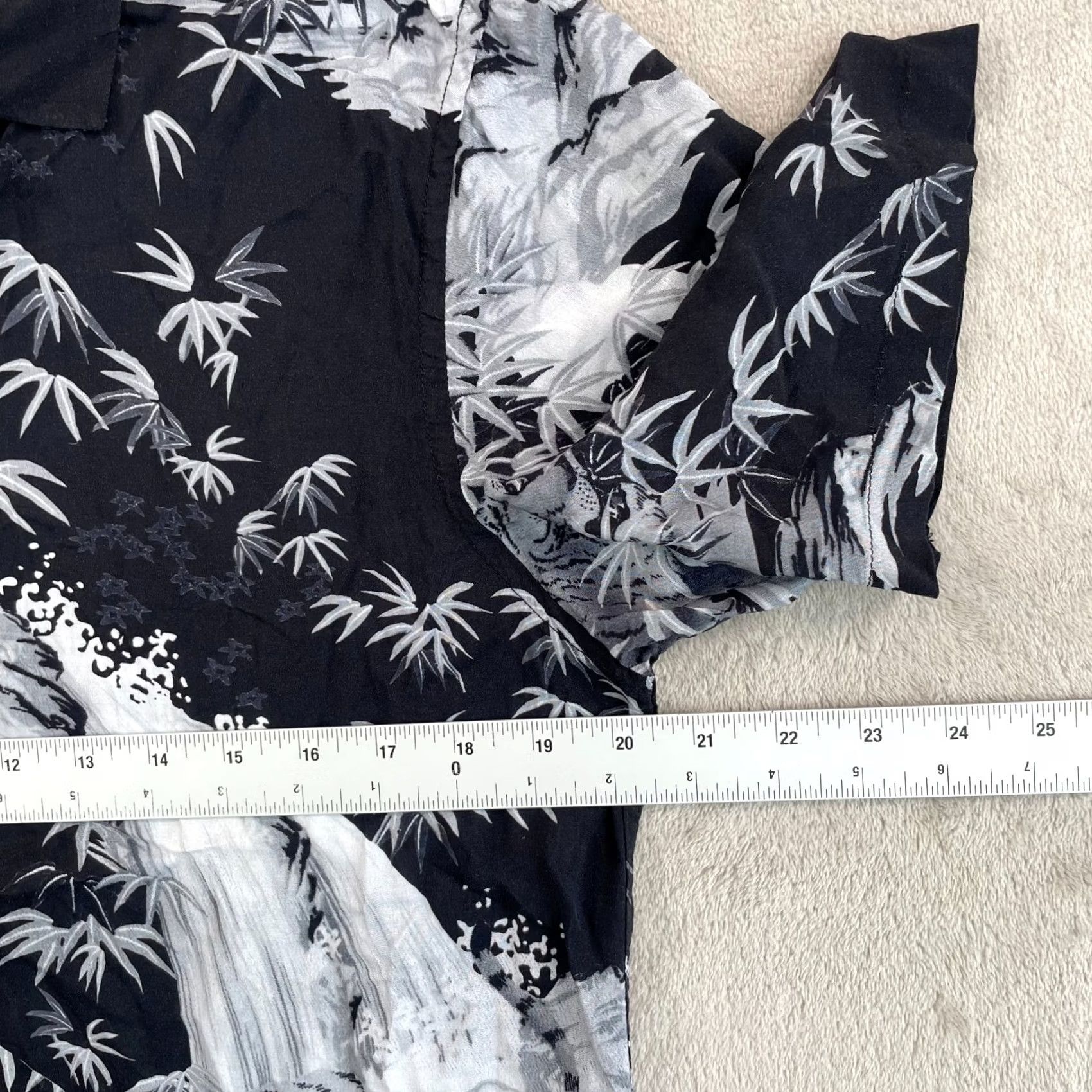 Allsaints AllSaints Java Camp Shirt Men M Black White Hawaiian Floral Short Sleeve Button-Up Collar Spread Casual Workwear 90s Theme Mens Size US M / EU 48-50 / 2 - 6 Thumbnail