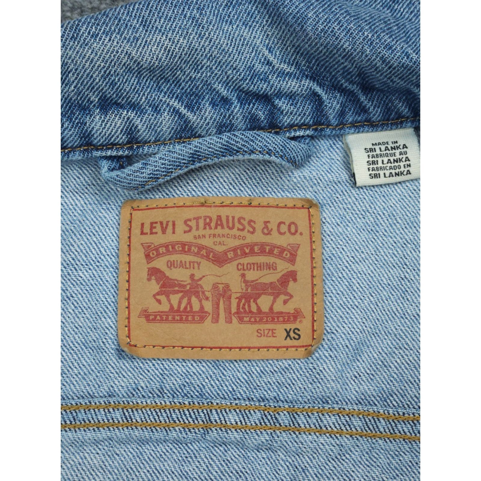 Levi's Levis Jean Jacket Women's XS Blue Denim Distressed Classic Biker 100% Cotton Size 26" / US 2 / IT 38 - 7 Thumbnail