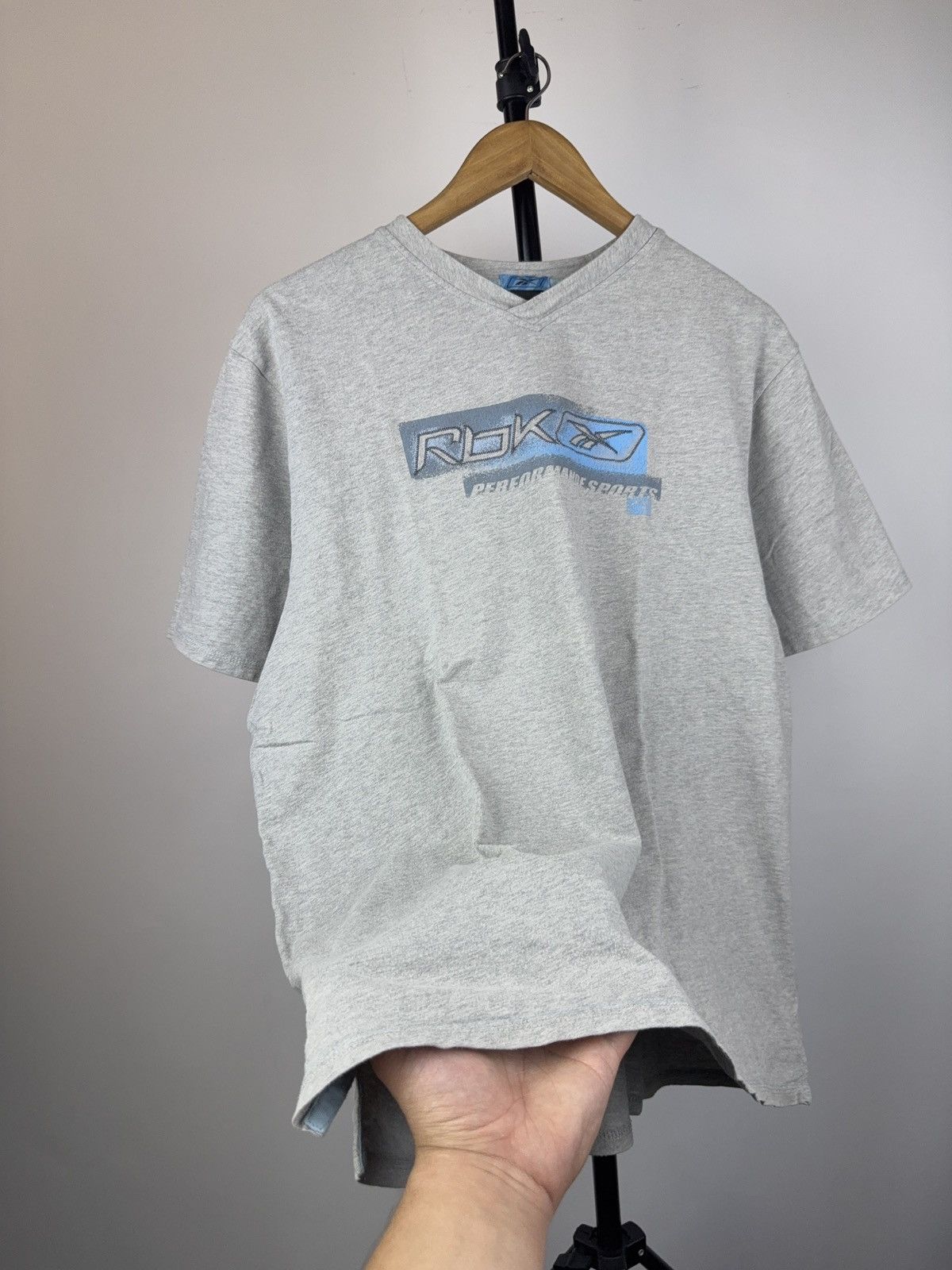 Reebok Vintage 90s Retro Logo Reebok RBK V neck Tee Shirt Size US L / EU 52-54 / 3 - 3 Thumbnail