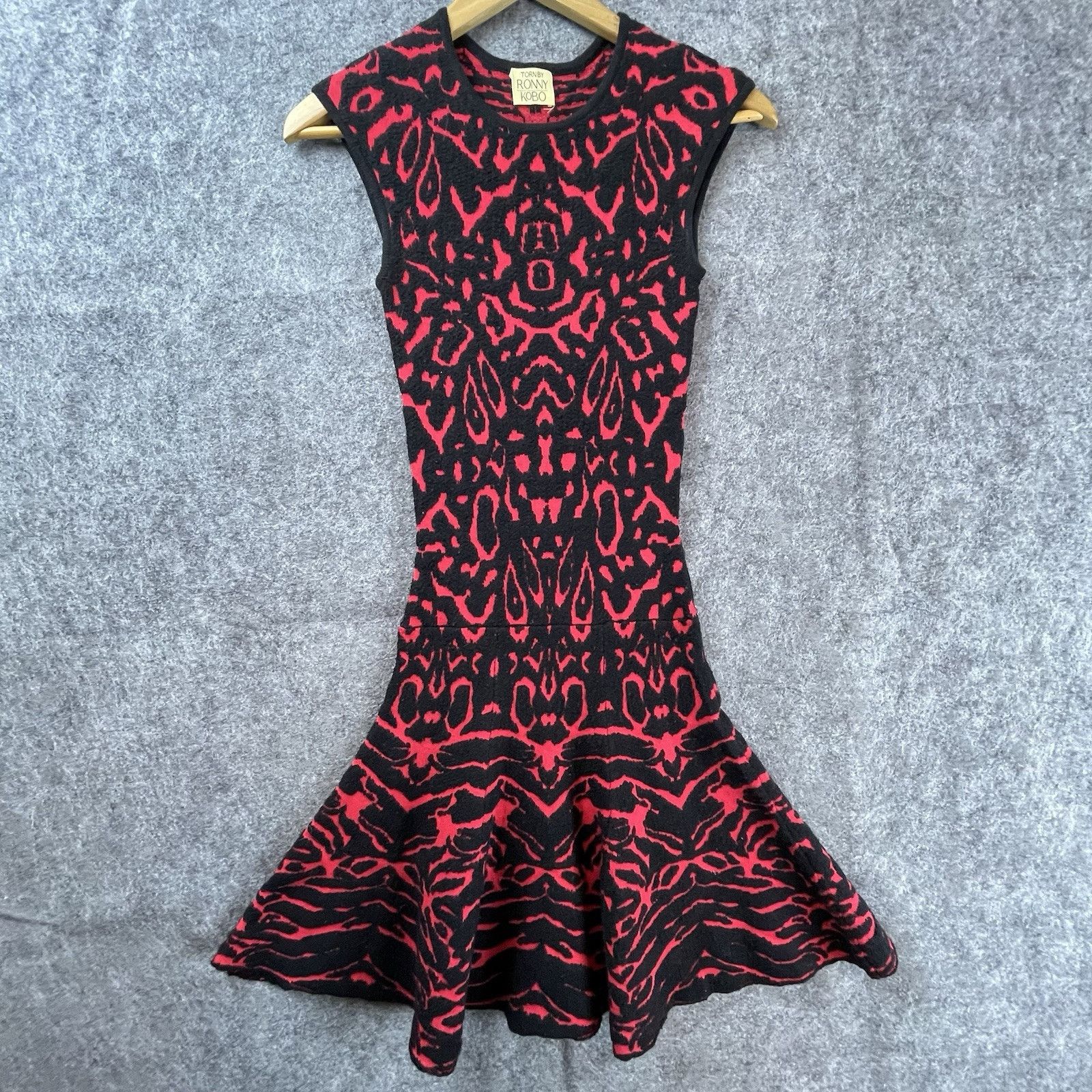 Ronny Kobo Torn by Ronny Kobo Sweater Dress XS Red Malu Tiger Jacquard Size XS / US 0-2 / IT 36-38 - 1 Thumbnail