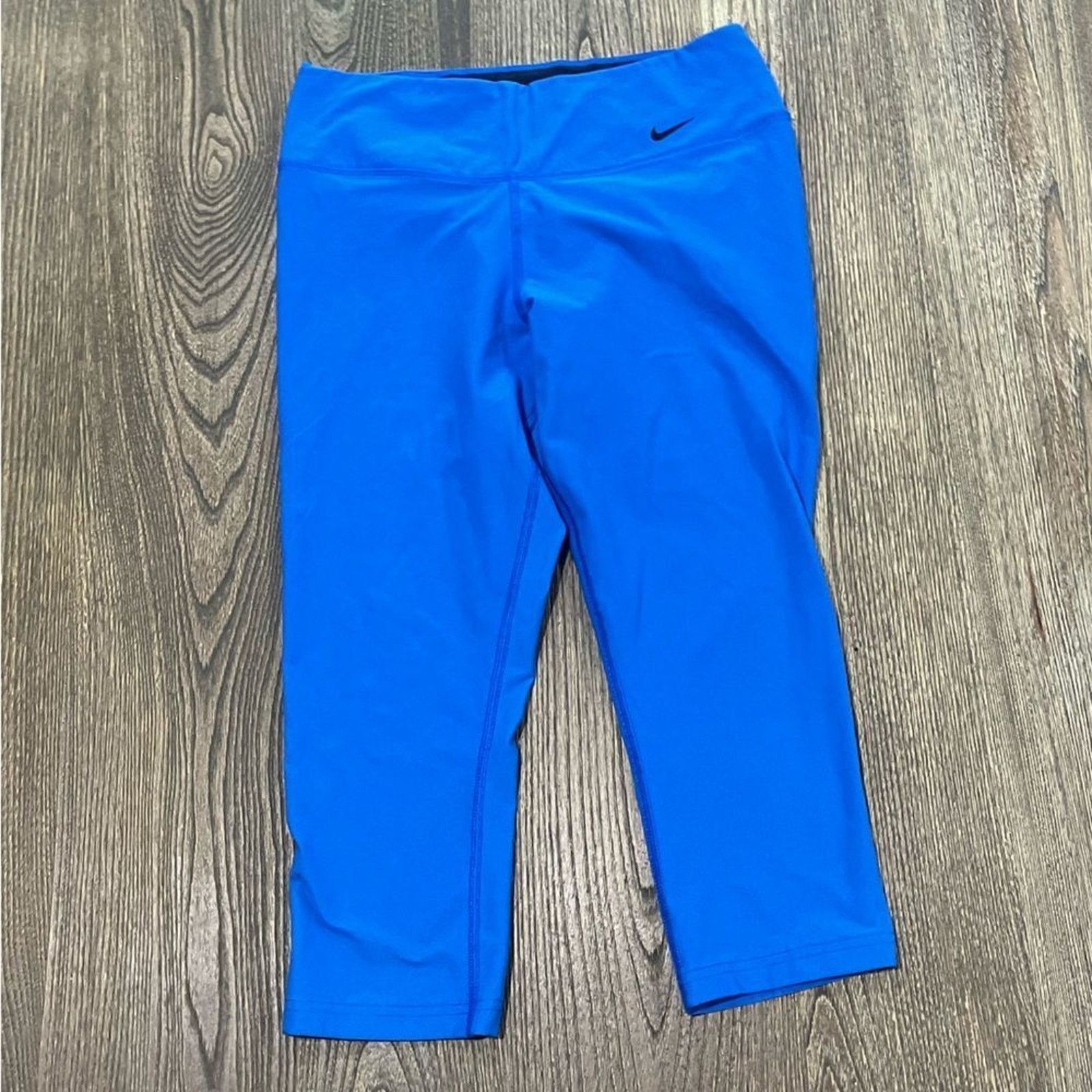 Nike Nike Dri-Fit Capri Leggings High Rise Tight Fit Pull-On M Size 28" / US 6 / IT 42 - 1 Thumbnail