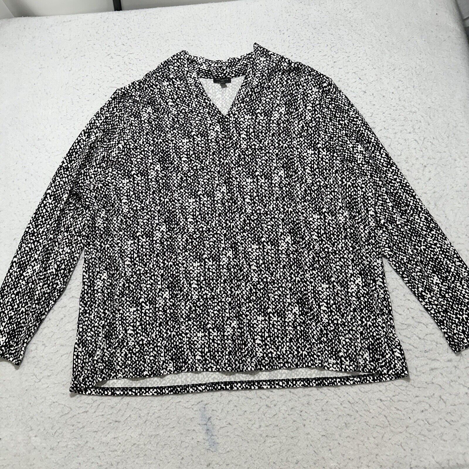 Other Talbots 3X V-Neck Lightweight Snakeskin Pattert Black/White Size 3XL / US 20-22 - 1 Thumbnail