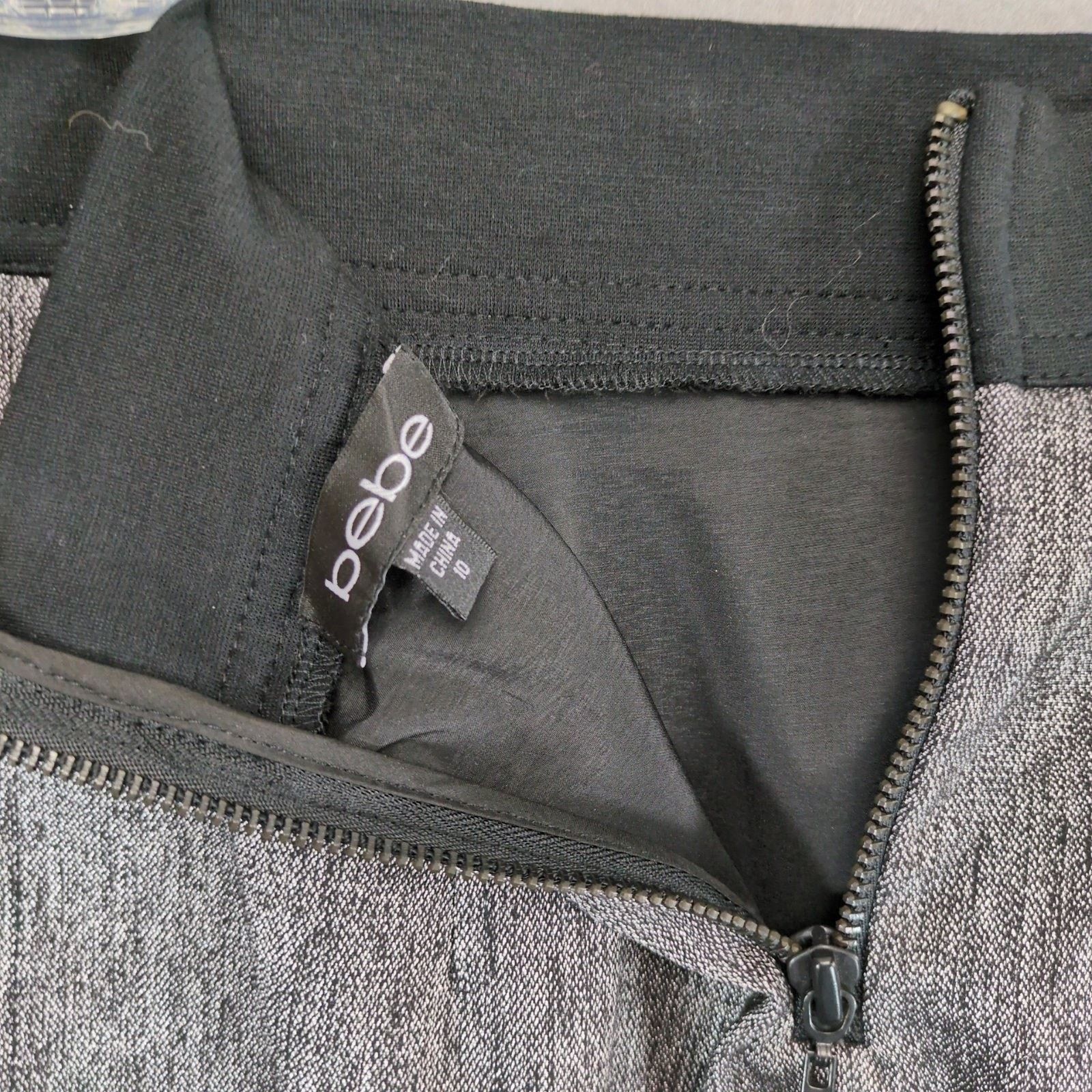 Bebe Bebe Sz 10 Black & Gray Panel Stretch Fabric Mini Skirt Size 32" / US 10 / IT 46 - 3 Thumbnail