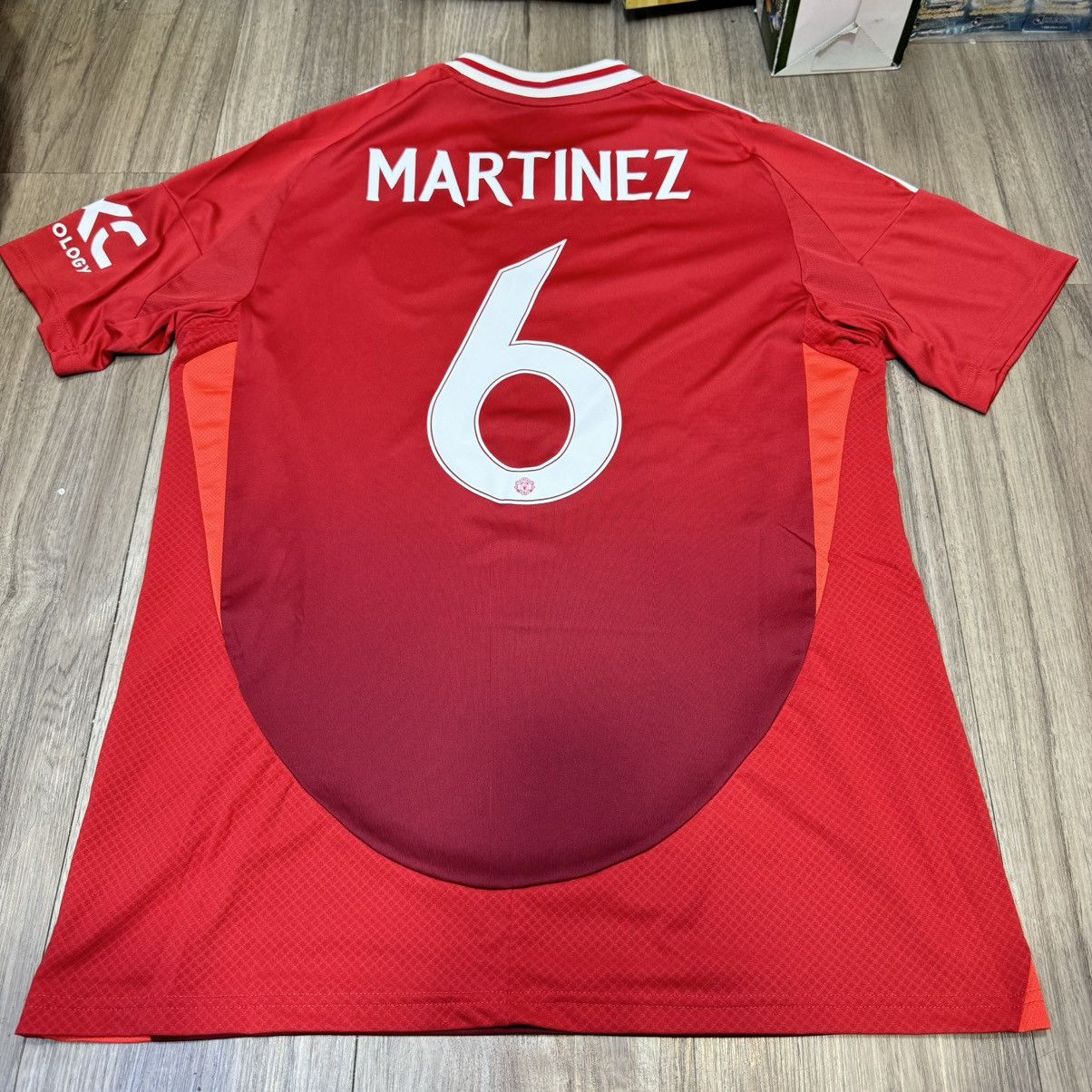 Adidas Manchester United 24/25 home shirt #6 Martinez Size US L / EU 52-54 / 3 - 2 Thumbnail
