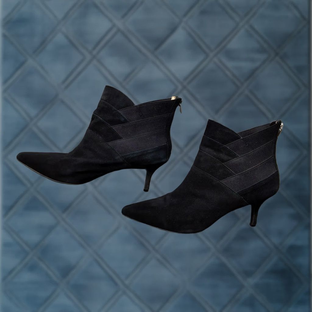 Vintage Adrienne Vittadini AV-SORI Boots Womens 10 Black Leather Ankle Kitten Zipper Pointed Toe Bootie Shoes Size US 10 / IT 40 - 1 Thumbnail