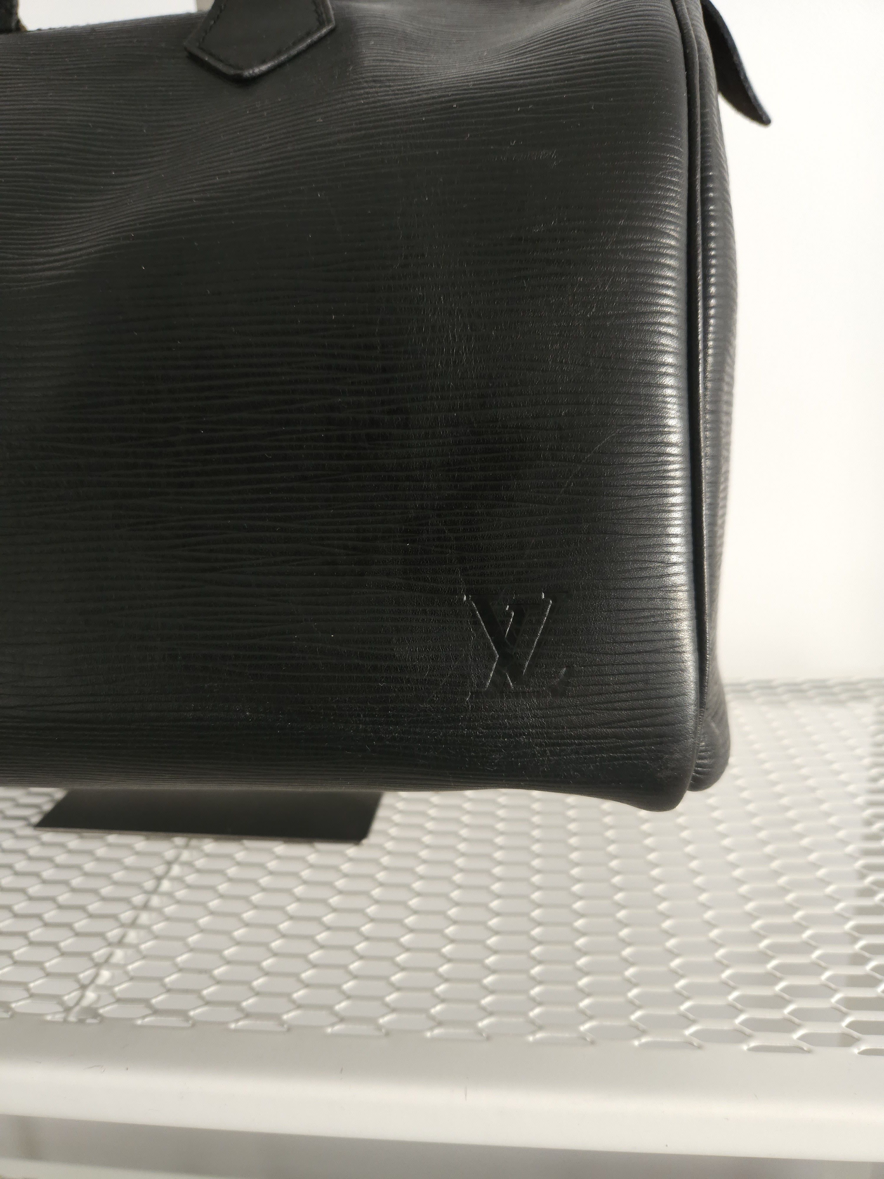 Louis Vuitton Vtg 80s Louis Vuitton epi leather speedy 30 mini boston bag Size ONE SIZE - 6 Thumbnail