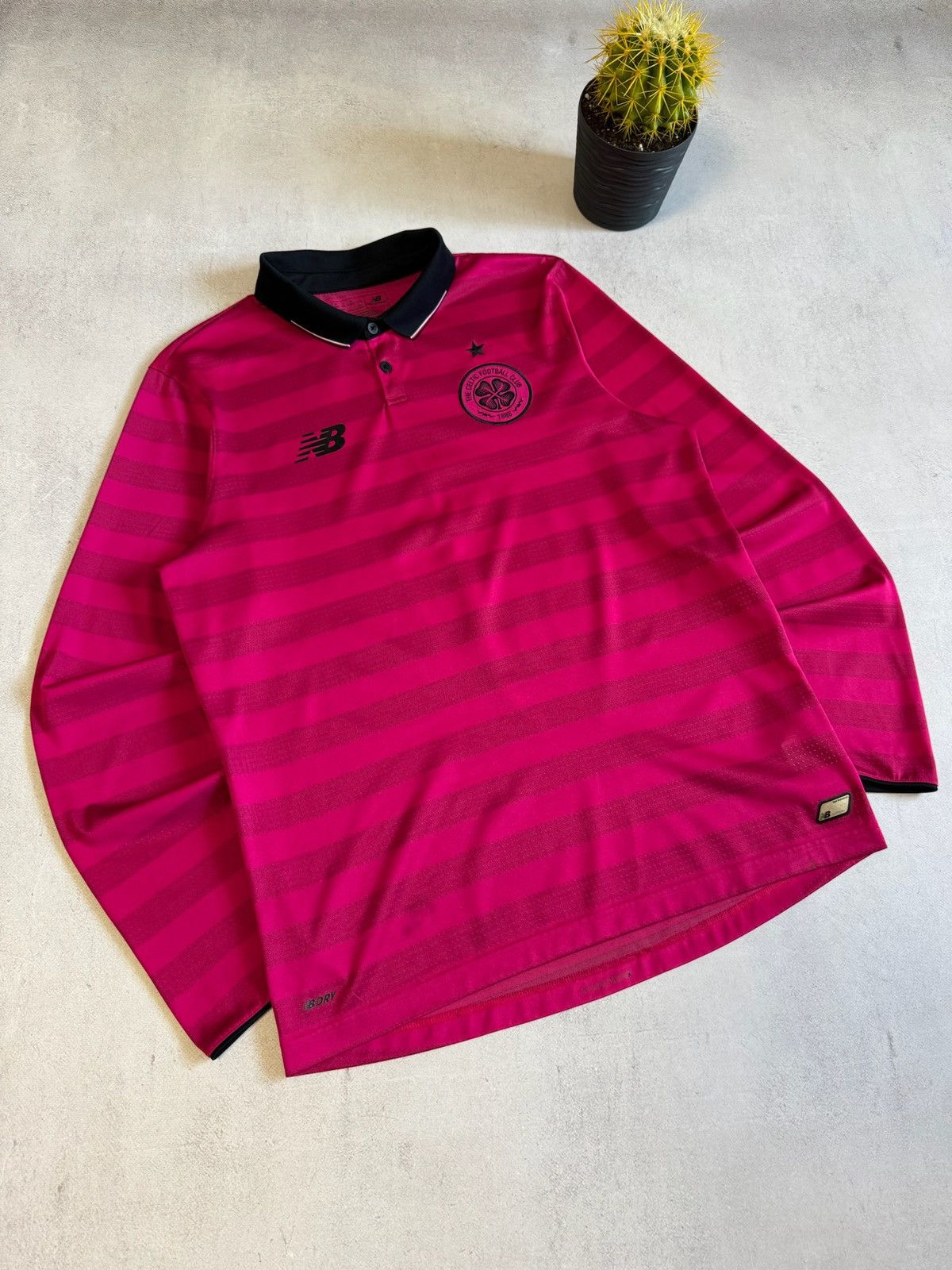 New Balance Celtic Long Sleeve Polo Soccer New Balance Mens M Size 2016 Size US M / EU 48-50 / 2 - 2 Thumbnail