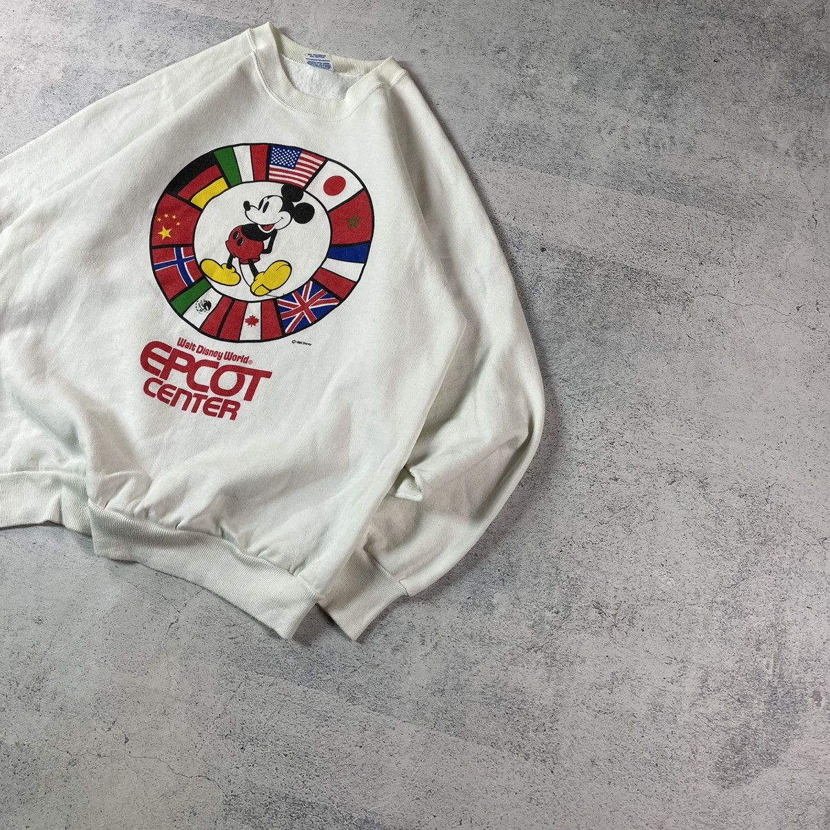 Disney × Vintage 1982 Walt Disney World Mickey Mouse Center Flags Sweatshirt Size US L / EU 52-54 / 3 - 3 Thumbnail