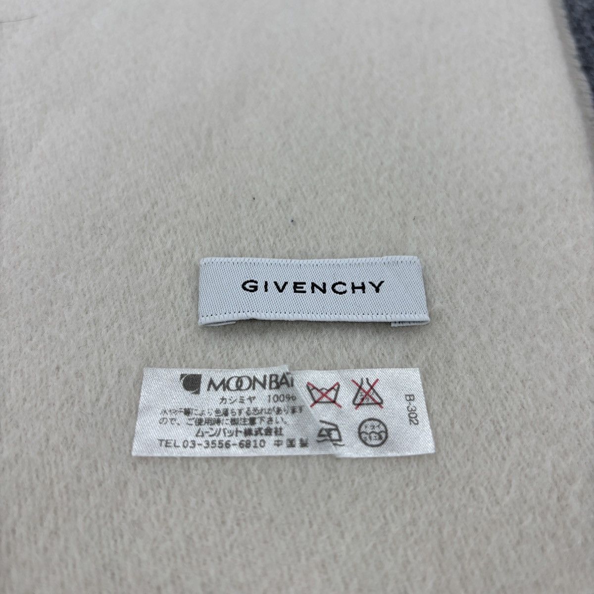 Givenchy Givenchy Scarf # D745 # Muffler # Neckwear Size ONE SIZE - 3 Thumbnail