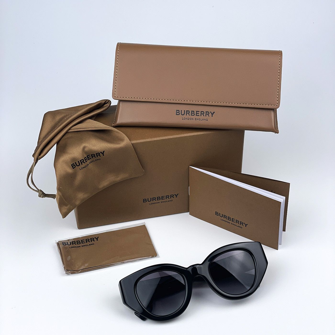 Burberry NEW Burberry BE4390 MEADOW 30018G Black Women Sunglasses Size ONE SIZE - 8 Thumbnail