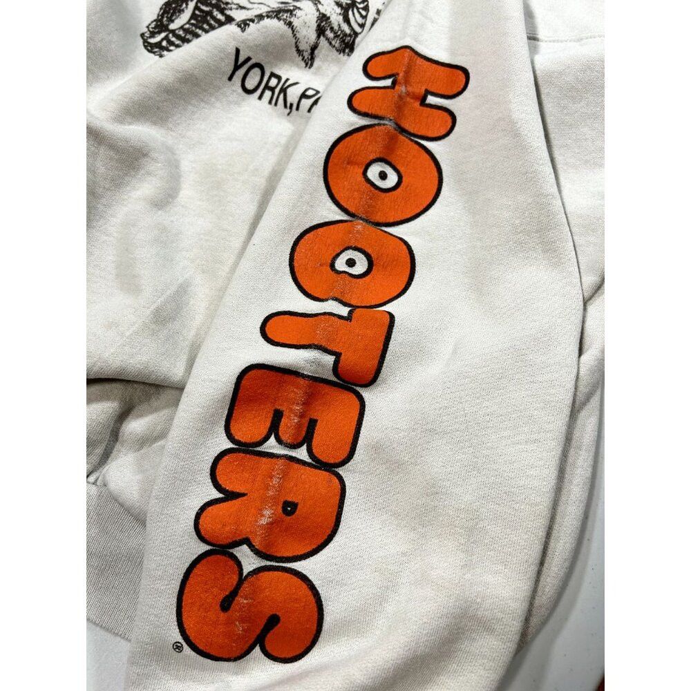Gildan × Vintage Vintage 90s Hooters York PA Logo Graphic Spellout Crewneck Size US M / EU 48-50 / 2 - 2 Thumbnail