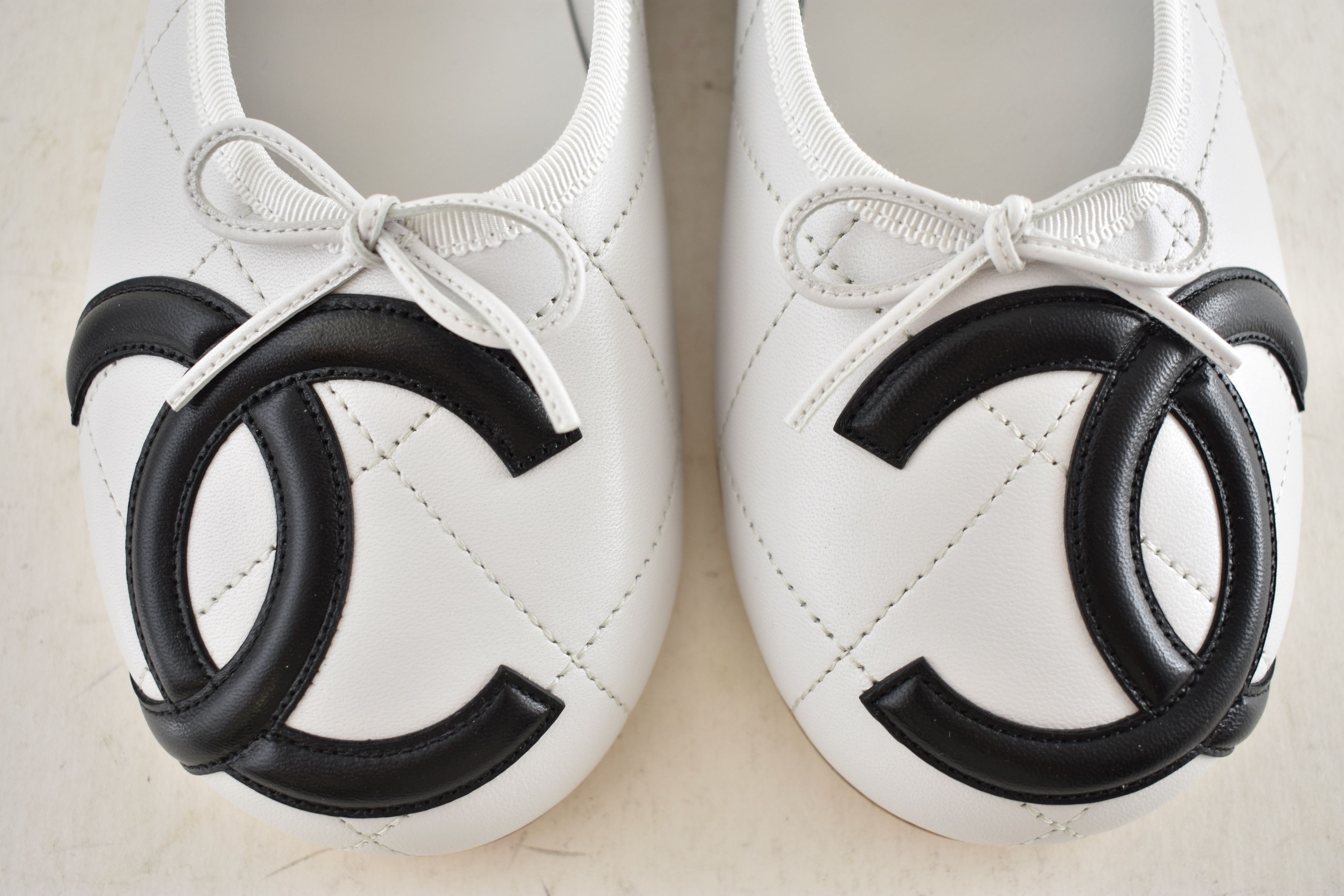 Chanel 26M Coco Beach Cambon Black Logo Ballet Ballerina Flat 39 Size US 9 / IT 39 - 11 Thumbnail