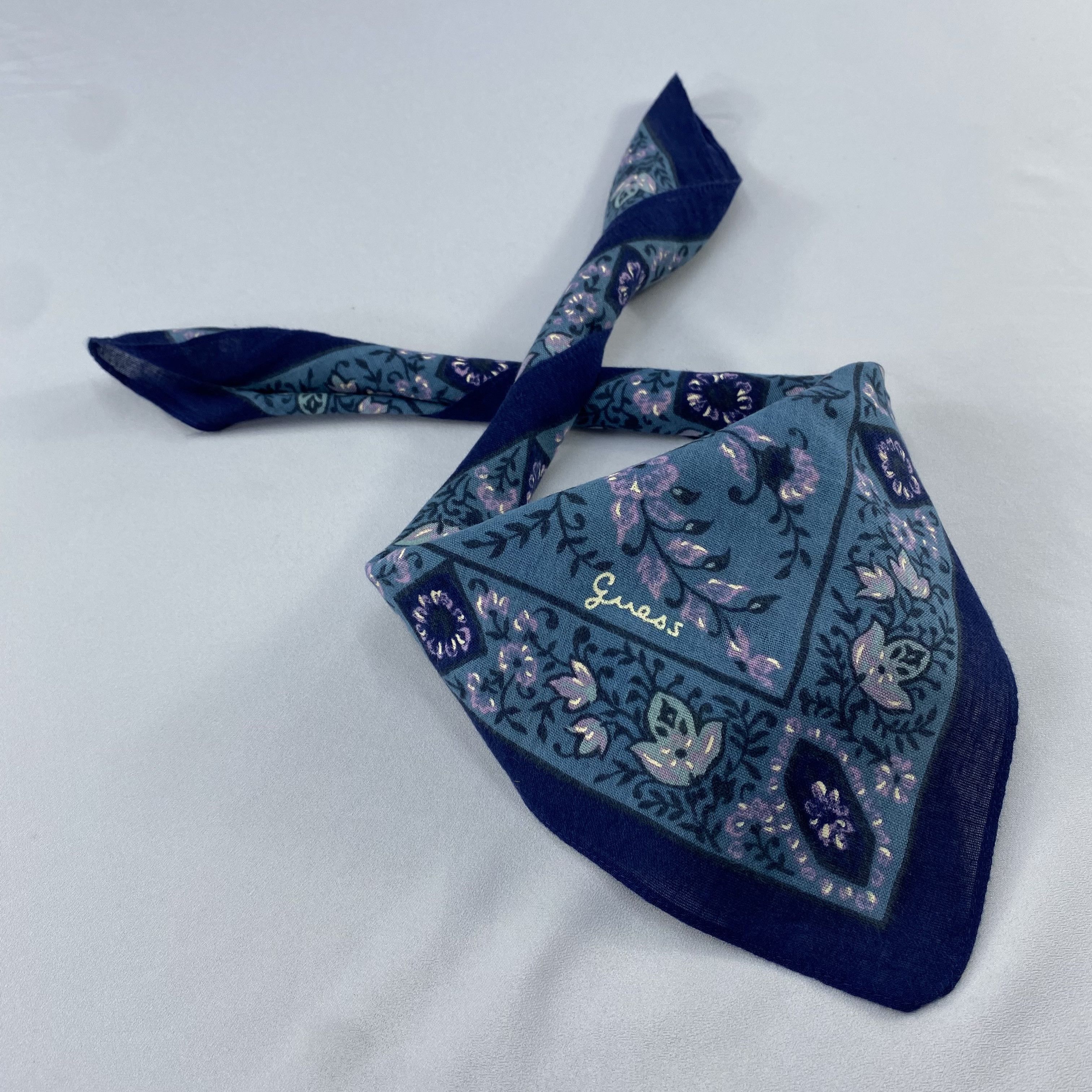 Guess Guess Paisley Handkerchief / Bandana / Neckerchief C881 Size ONE SIZE - 2 Thumbnail
