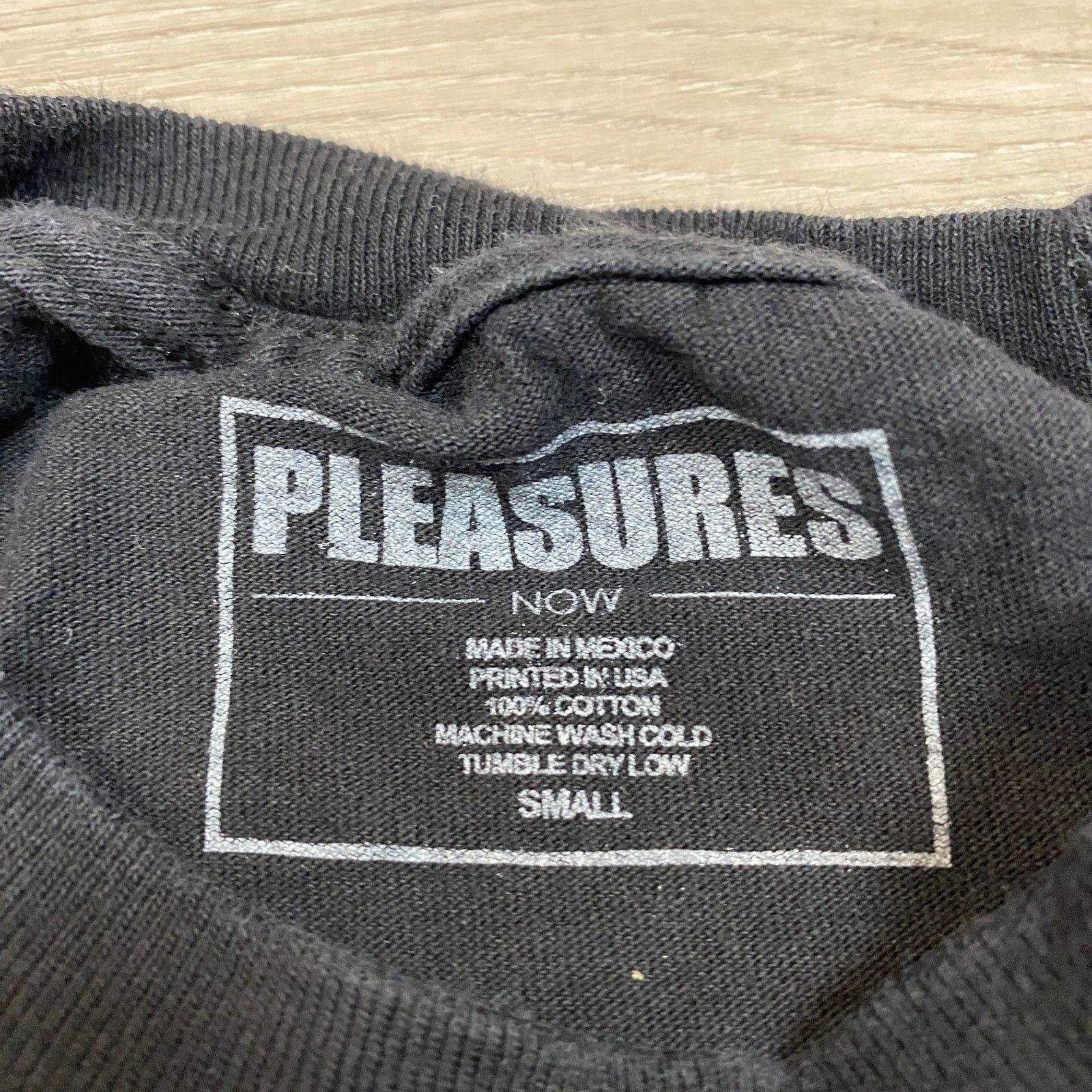 Pleasures Pleasures Embroidered Pocket Shirt Men's Small Minimalist Size US S / EU 44-46 / 1 - 6 Thumbnail