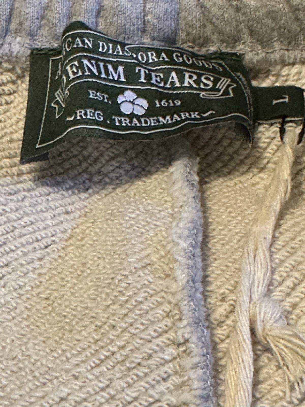 DENIM TEARS Denim Tears Jumbo Wreath Sweat Shorts L Size US 34 / EU 50 - 7 Thumbnail