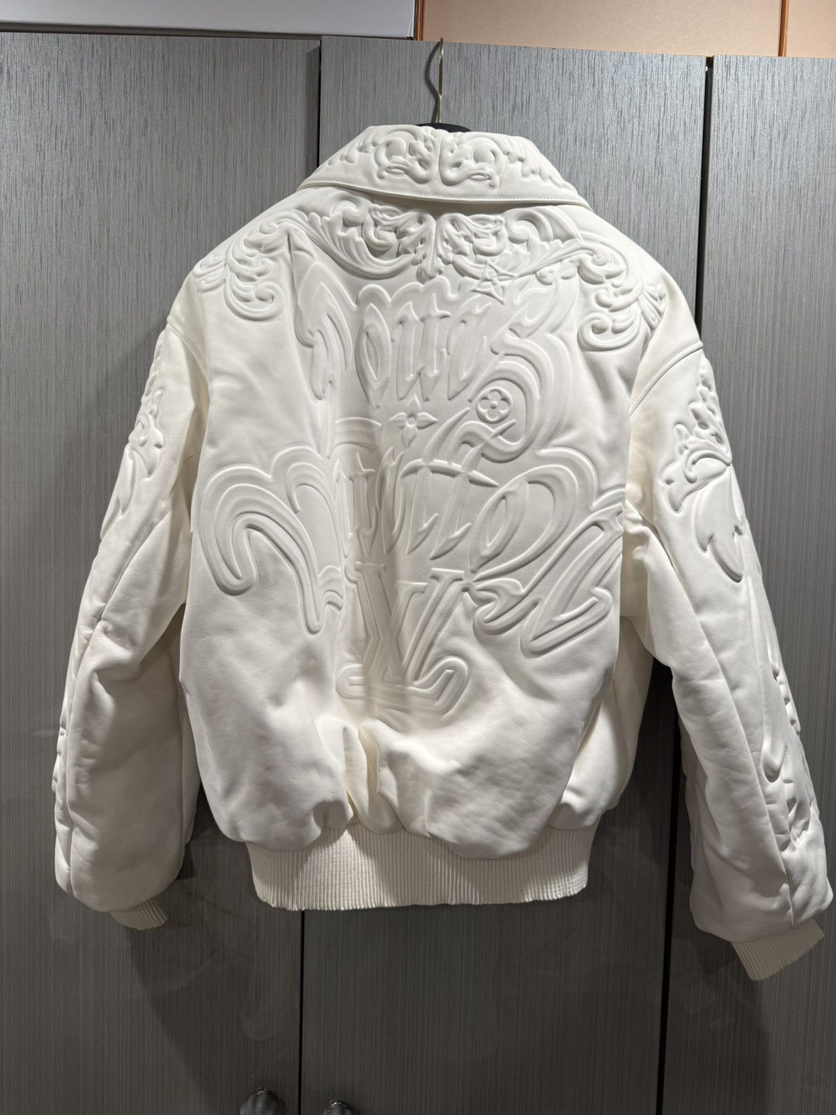Louis Vuitton Louis Vuitton Ornament Monogram Debossed Leather Jacket Size US S / EU 44-46 / 1 - 2 Thumbnail