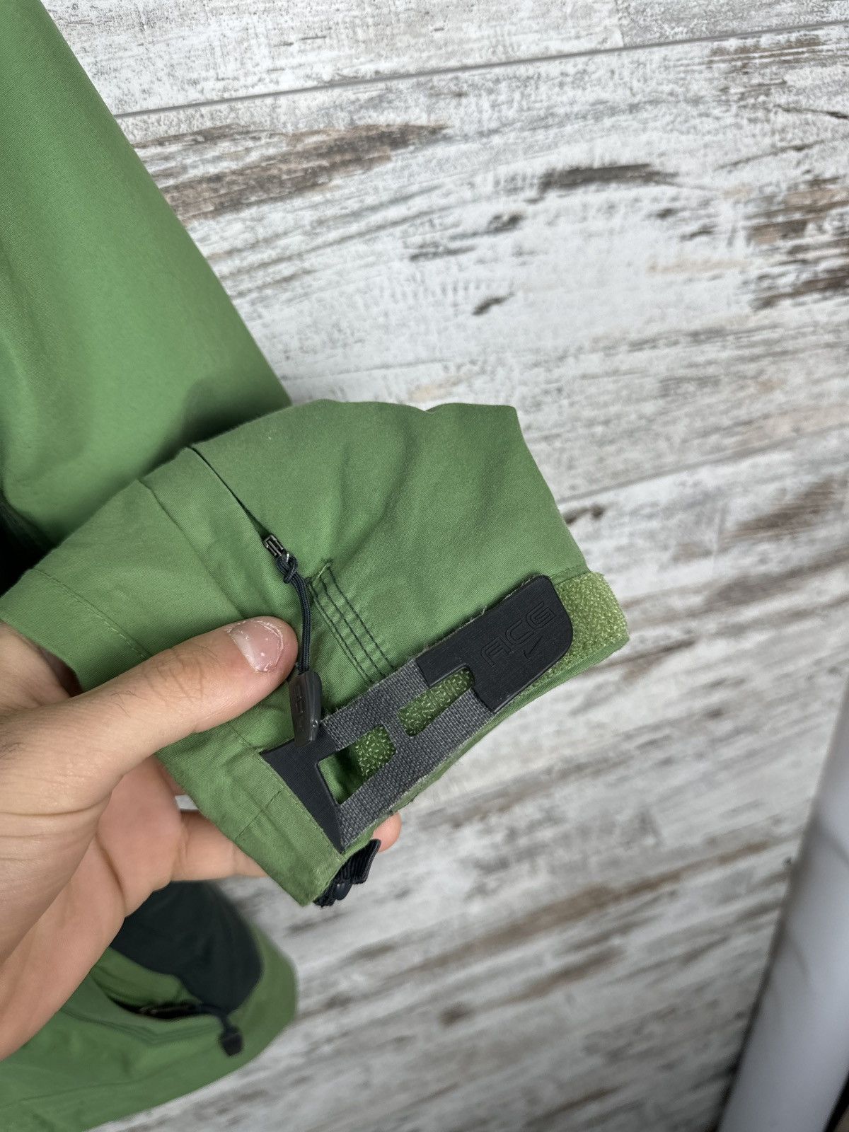 Nike Women’s Vintage Nike ACG ski jacket rare ladies puffer Size L / US 10 / IT 46 - 11 Thumbnail