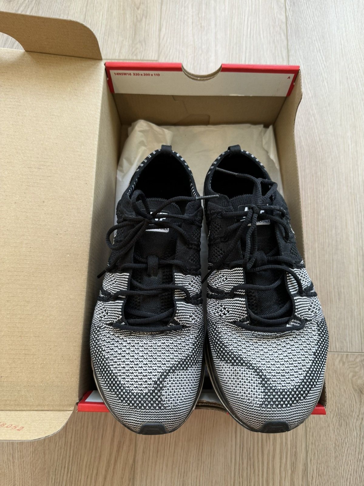 Nike Nike Flyknit Trainer Oreo - Size 8.5 Size US 8.5 / EU 41-42 - 4 Thumbnail
