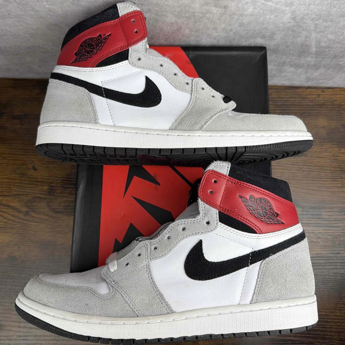 Jordan Brand Air Jordan 1 Retro High Light Smoke Grey Size 11 555088-126 Size US 11 / EU 44 - 3 Thumbnail