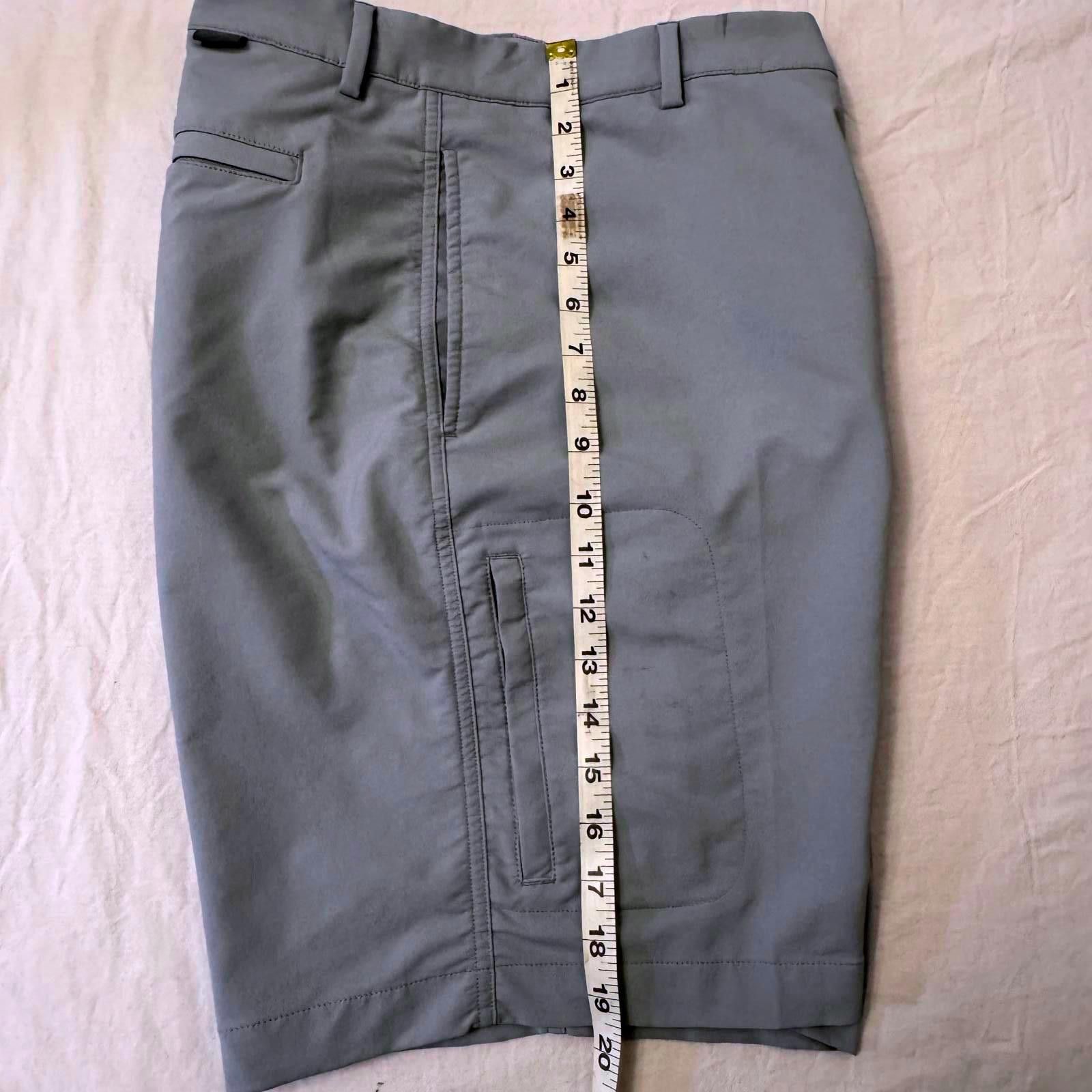Greg Norman Greg Norman Mens Golf Shorts Size 38 Aqua Flat Front Size US 38 / EU 54 - 11 Thumbnail