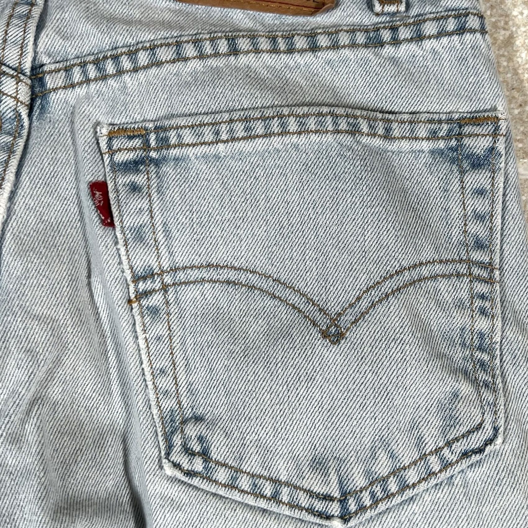Levi's VINTAGE Levi's 505 Light Wash Jeans Distressed Straight Men XS? Wait Size US 31 - 3 Thumbnail