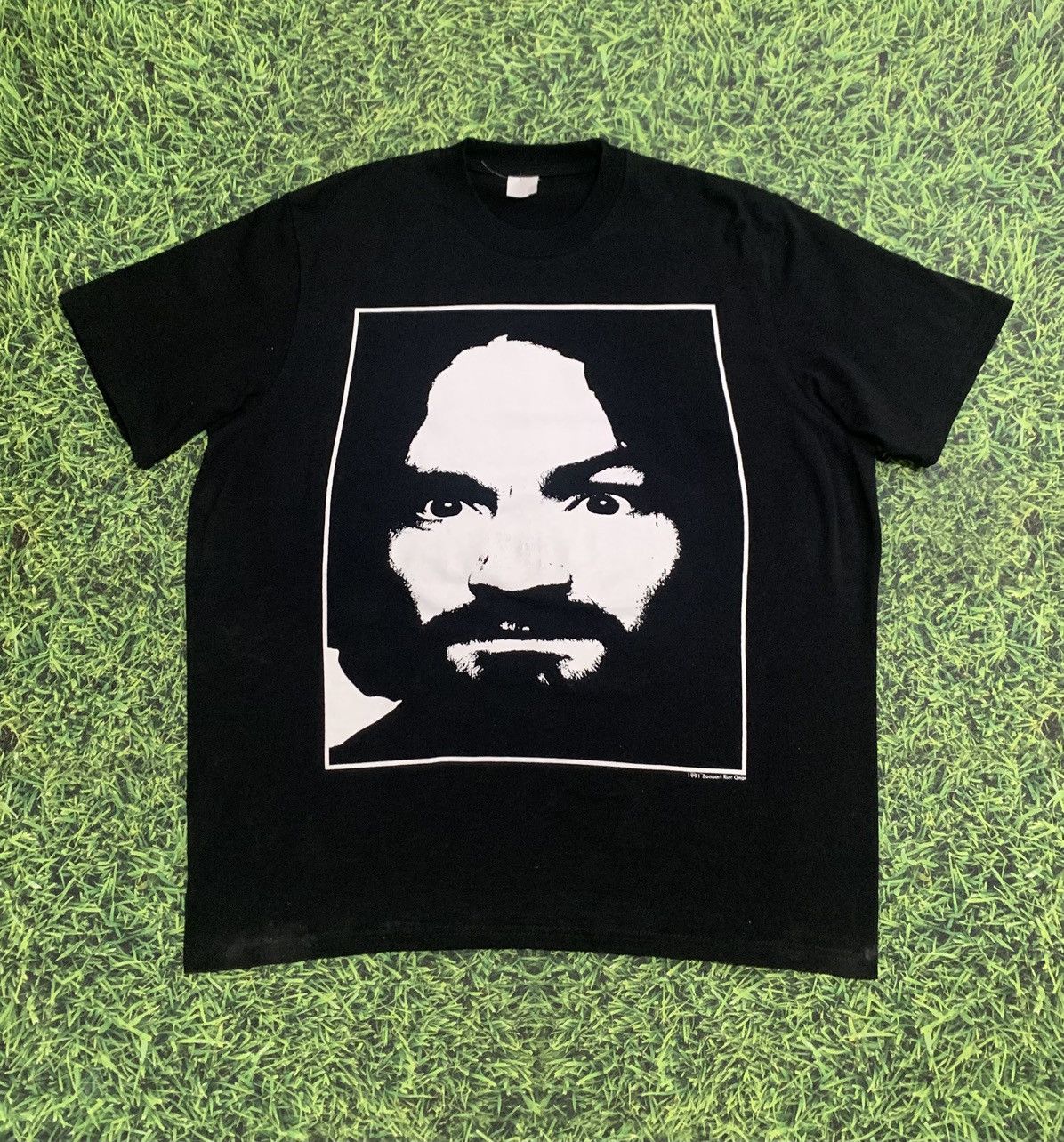 ZOOPORT RIOT GEAR CHARLIE DONT SURF Tシャツ